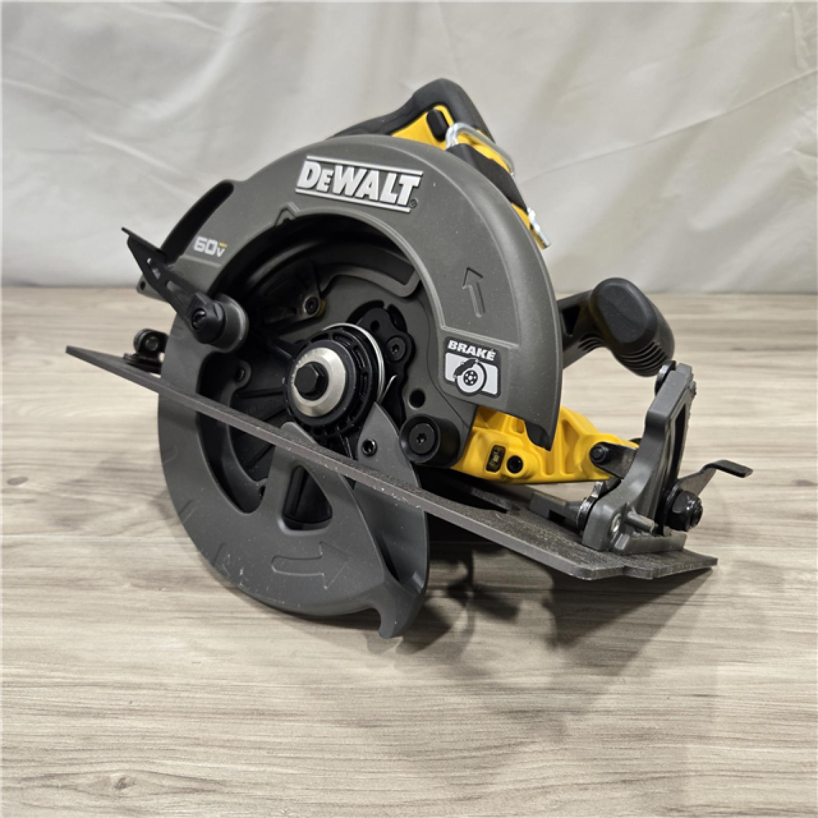 AS-IS DeWALT Flexvolt Max 7-1/4 60V Circular Saw (Tool Only)