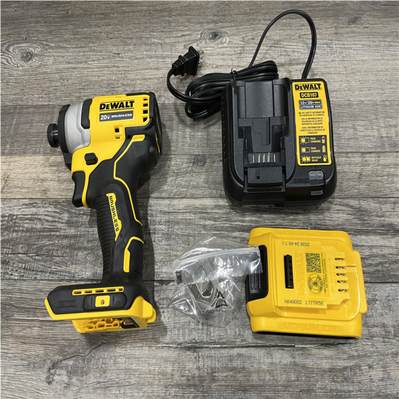 AS-IS DEWALT Atomic 20V Max Lithium-Ion Brushless Cordless Compact 1/4 in. Impact Driver Kit