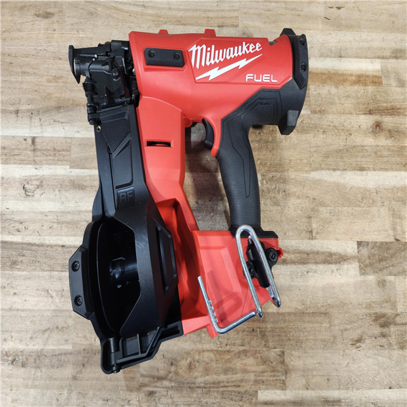 HOUSTON LOCATION - AS-IS (APPEARS LIKE NEW) Milwaukee FUEL 18-Volt Lithium-Ion Brushless Cordless Coil Roofing Nailer (Tool Only)