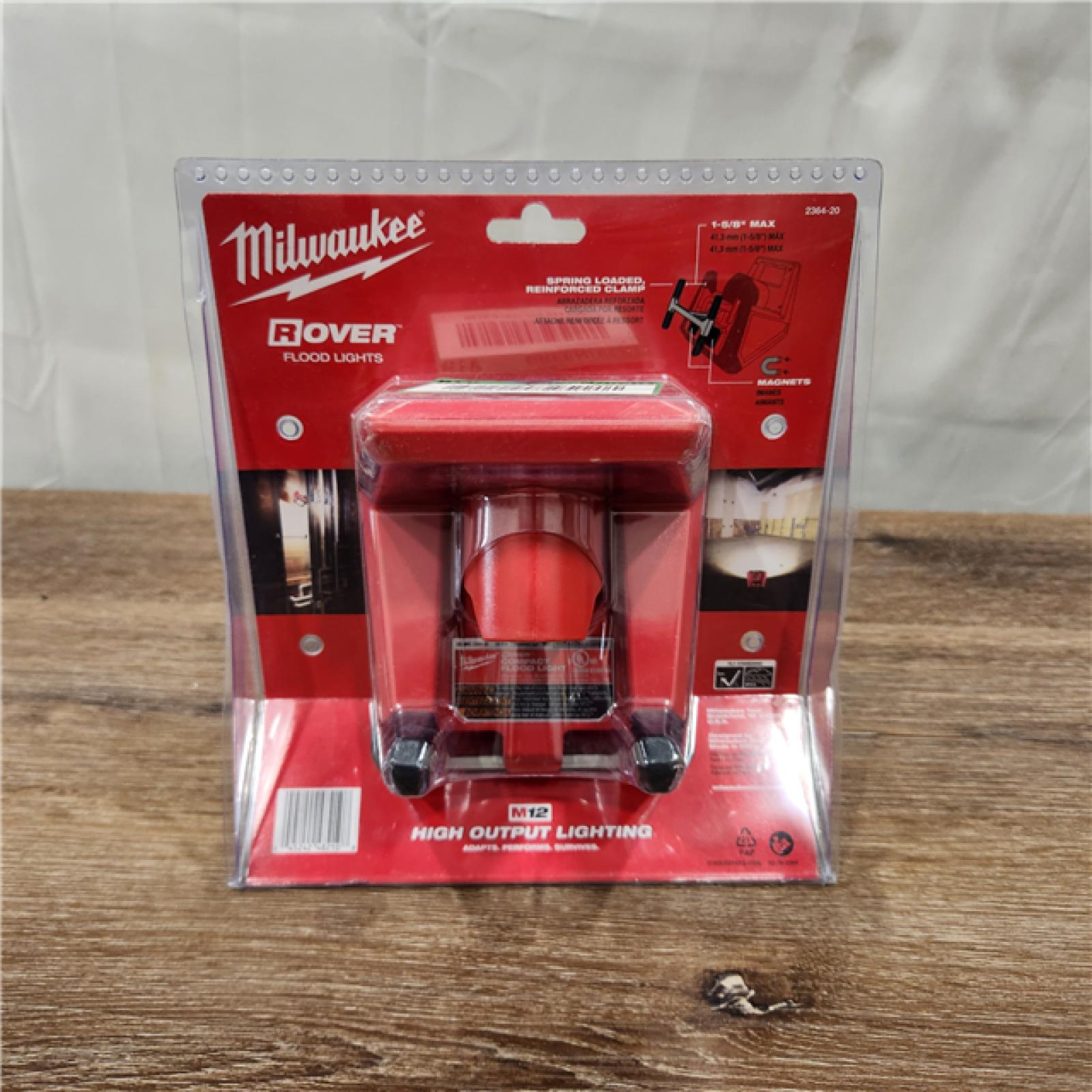 NEW! Milwaukee M12 12-Volt Lithium-Ion Cordless 1000-Lumen Rover LED Compact Flood Light (Tool-Only)