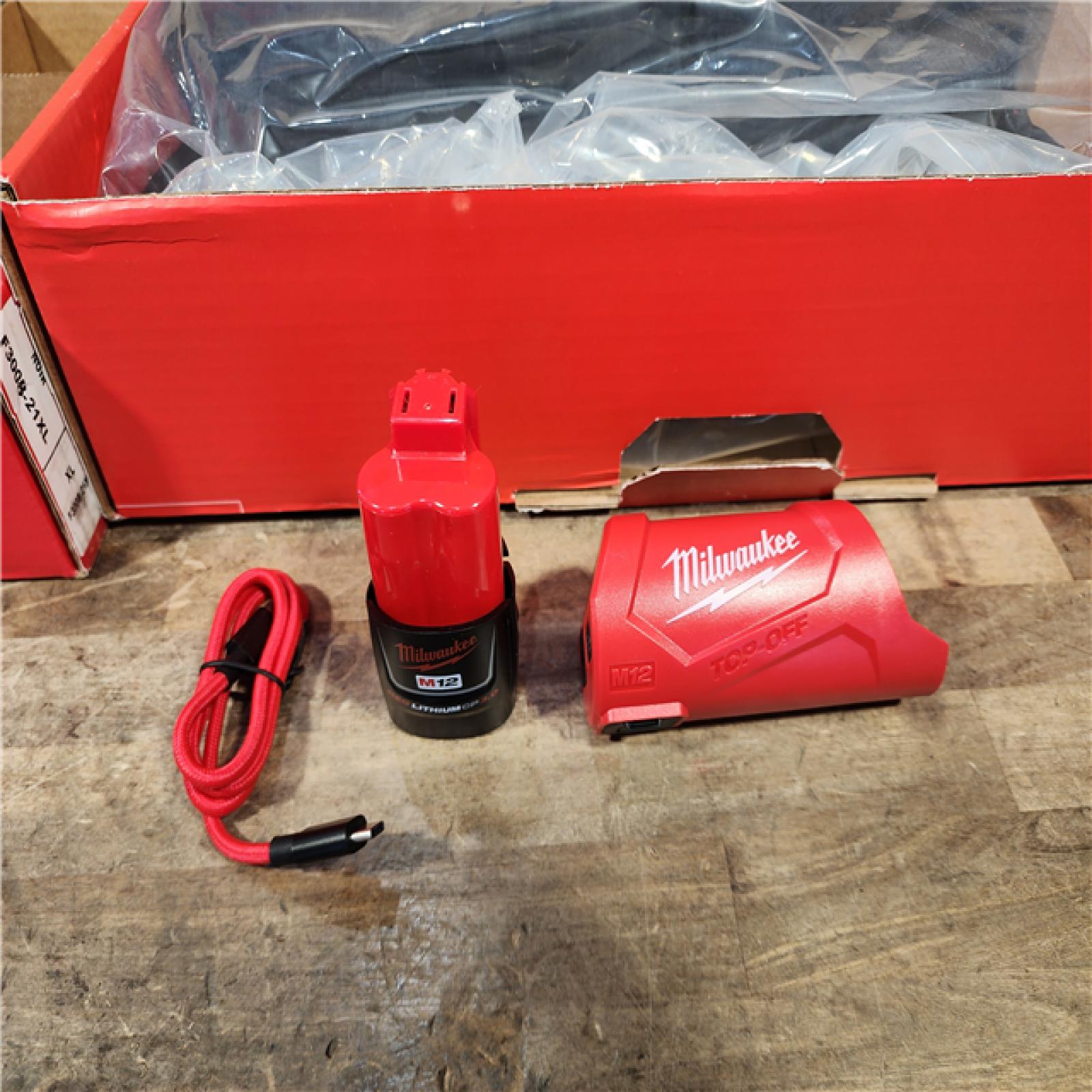 HOUSTON LOCATION - AS-IS MILWAUKEE 2 HEATED CLOTHING COMBO KIT