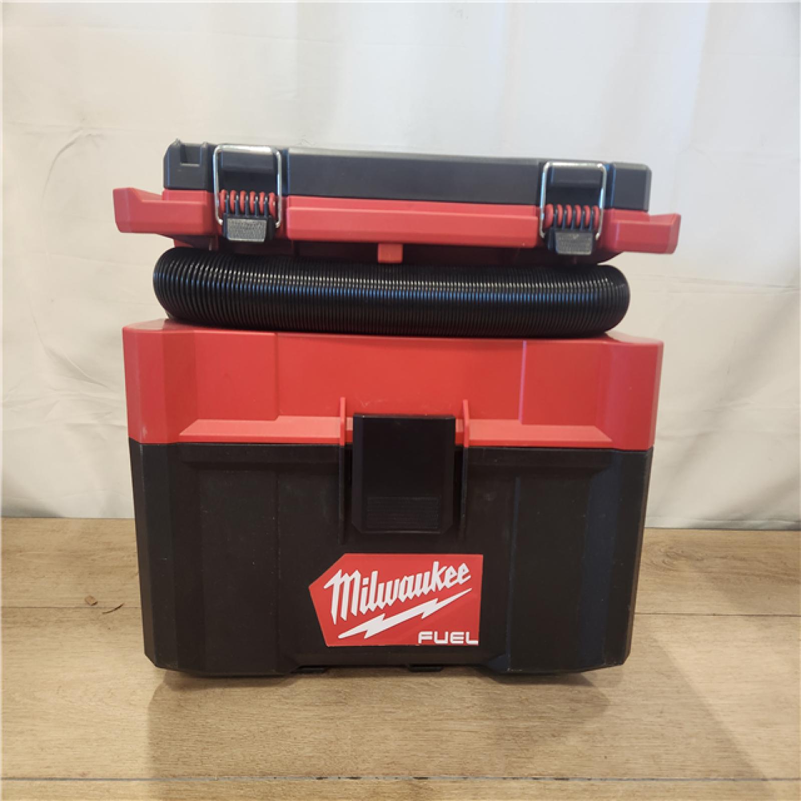 AS-IS- M18 FUEL PACKOUT 18-Volt Lithium-Ion Cordless 2.5 Gal. Wet/Dry Vacuum (Vacuum-Only)