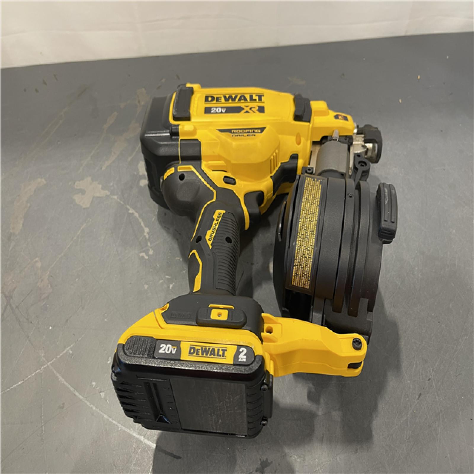 AS-IS - DEWALT 20V MAX Lithium-Ion 15-Degree Electric Cordless Roofing Nailer Kit