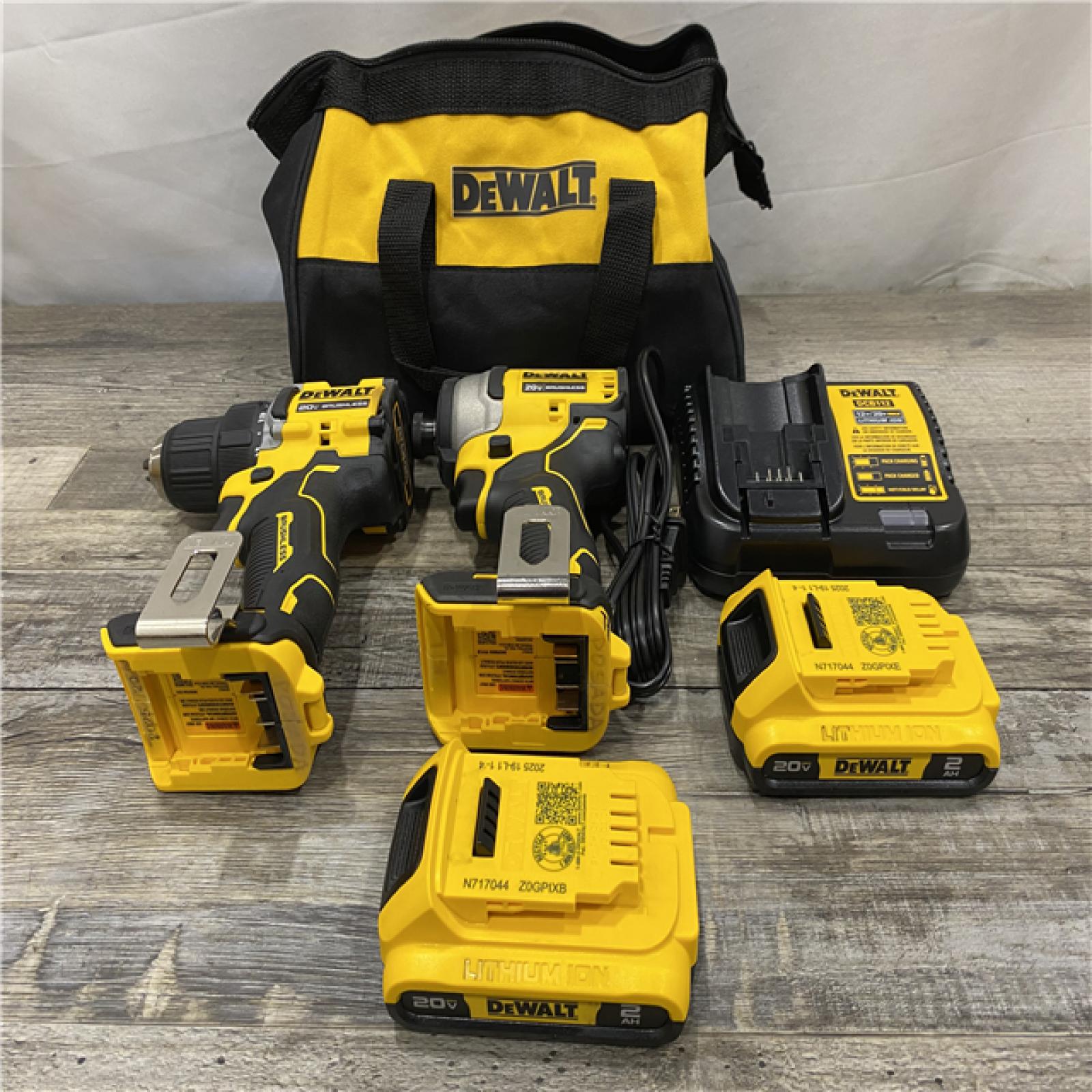AS-IS DEWALT ATOMIC 20-Volt MAX Lithium-Ion Cordless Combo Kit