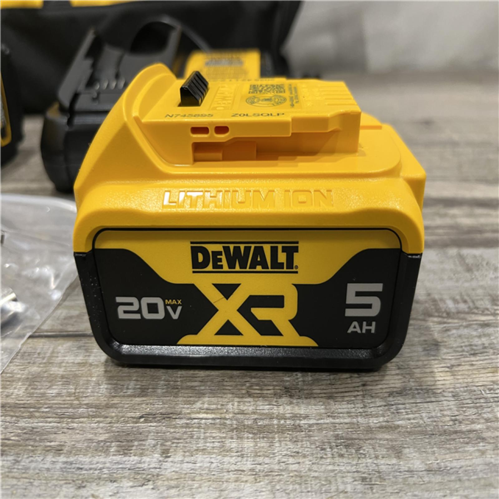 AS-IS DEWALT ATOMIC 20V MAX Lithium-Ion Cordless 1/4 in. Brushless Impact Driver Kit