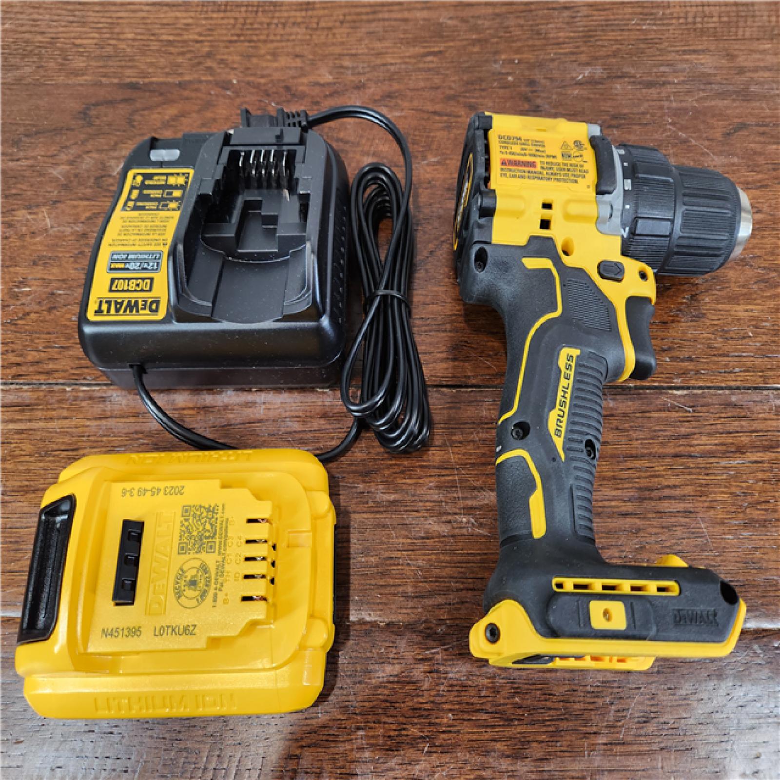 AS-IS DeWalt 20V MAX ATOMIC Brushless Cordless 1/2 in. Compact Drill Kit