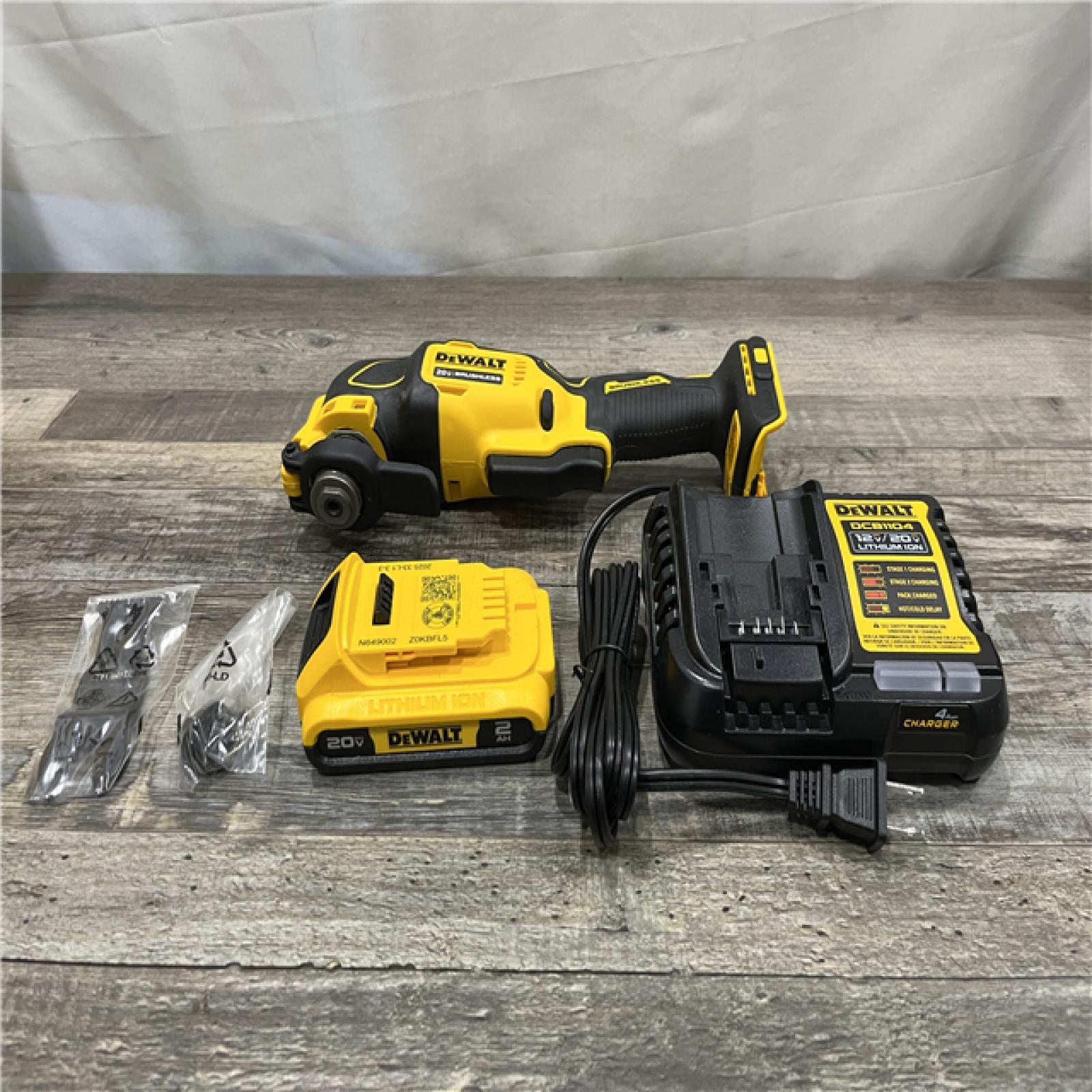 AS-IS DEWALT ATOMIC 20V MAX Cordless Brushless Oscillating Multi Tool Kit