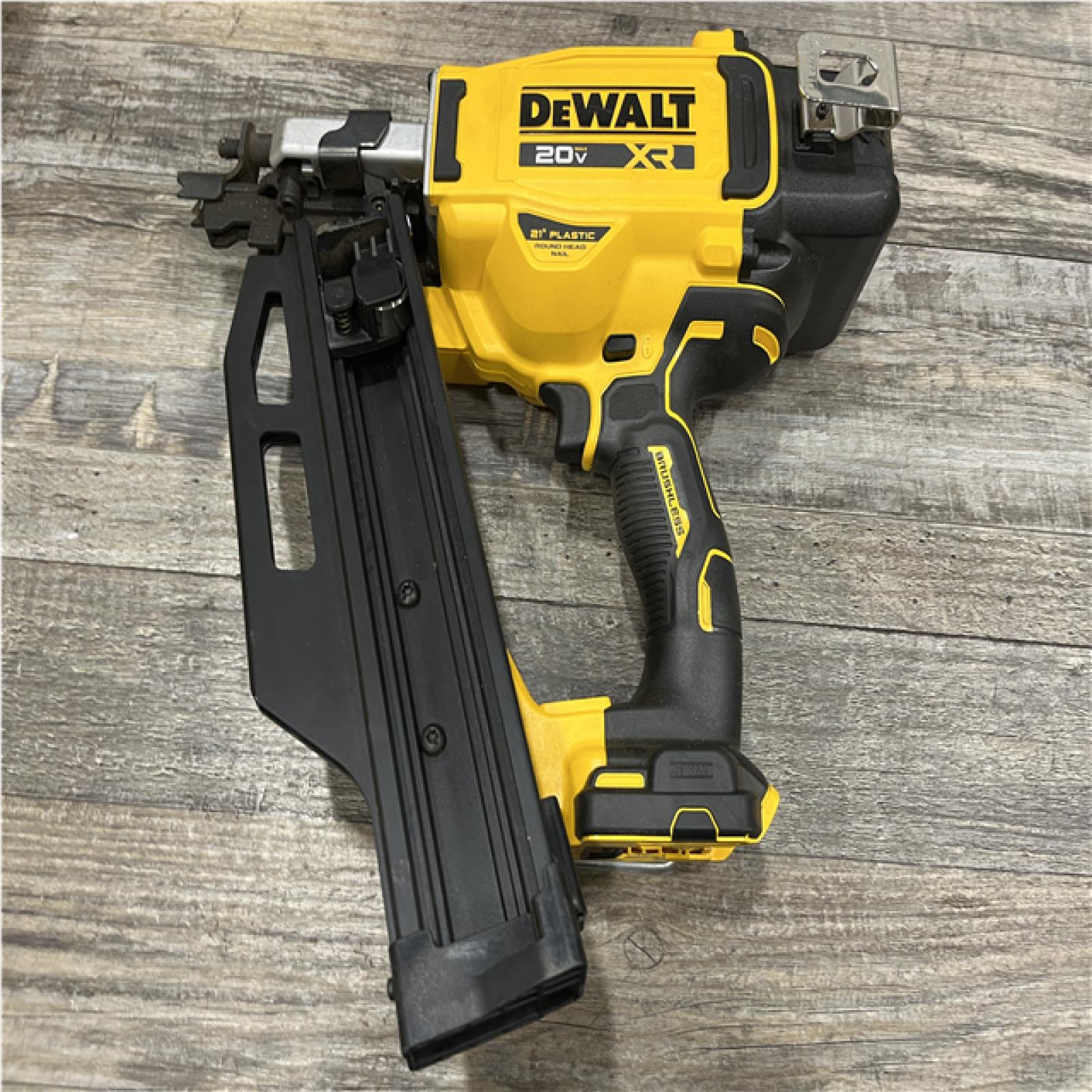 AS-IS DEWALT 20-Volt 21° Cordless Framing Nailer Kit