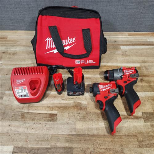 HOUSTON LOCATION - AS - IS Milwaukee 2 Tool Combo Kit W/ (2) Battery & Charger