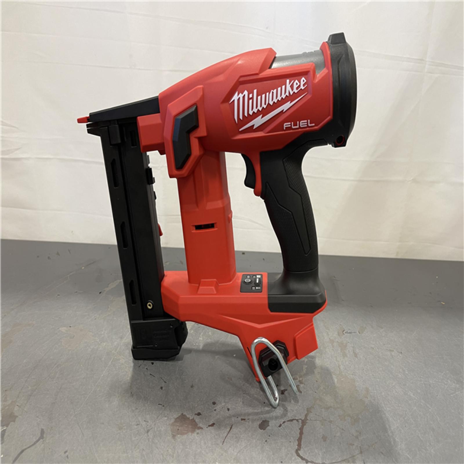 AS-IS - MILWAUKEE FUEL 18-Volt Lithium-Ion Brushless Cordless 18-Gauge 1/4 in. Narrow Crown Stapler