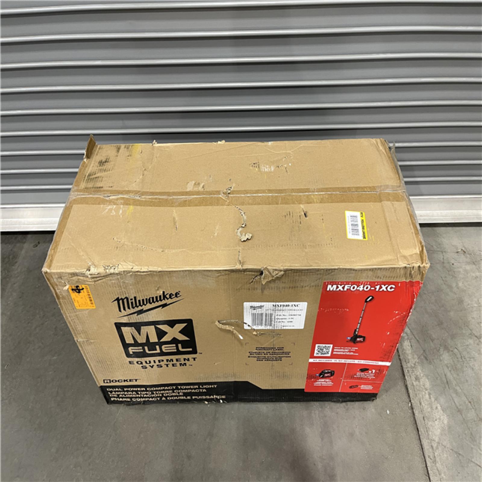 NEW - Milwaukee MX FUEL ROCKET Dual Power Compact Tower Light Kit