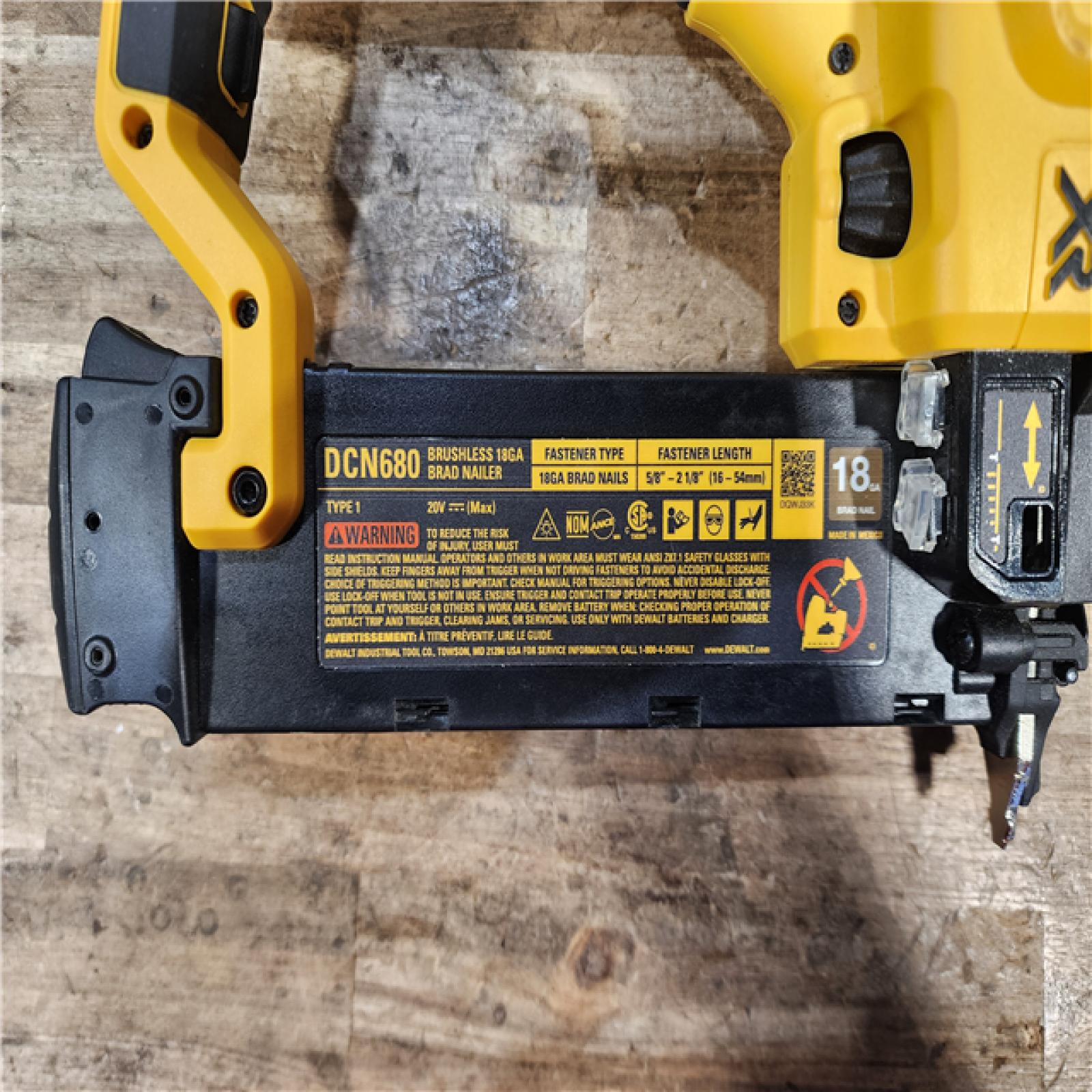 HOUSTON LOCATION - AS-IS DEWALT 20V MAX XR Lithium-Ion Electric Cordless 18-Gauge Brad Nailer (Tool Only)