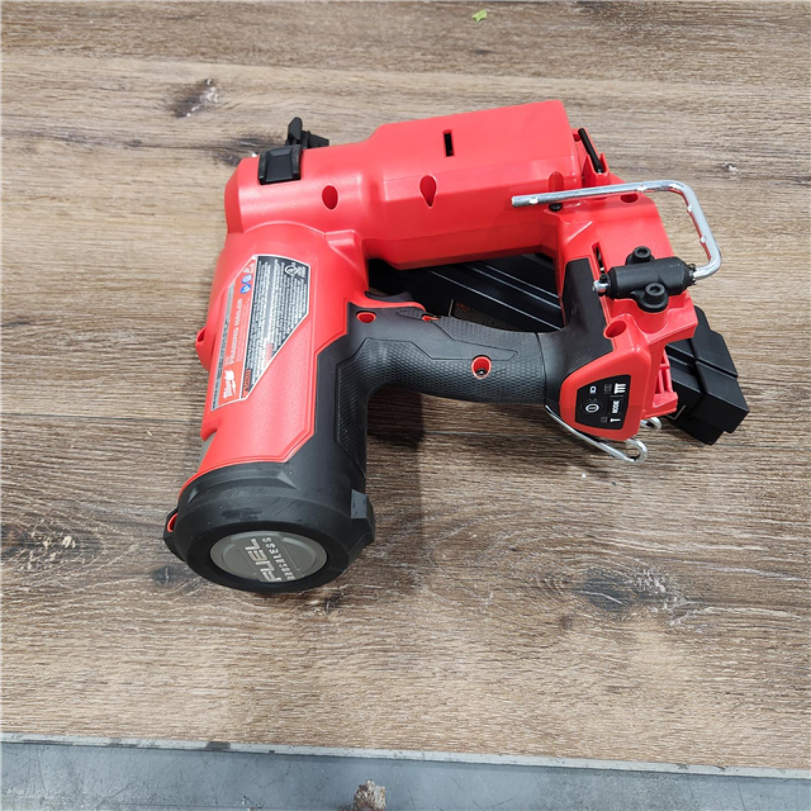AS-IS Milwaukee M18 FUEL Brushless Cordless 30-Degree 3-1/2 Paper Collated Framing Nailer (Tool Only)