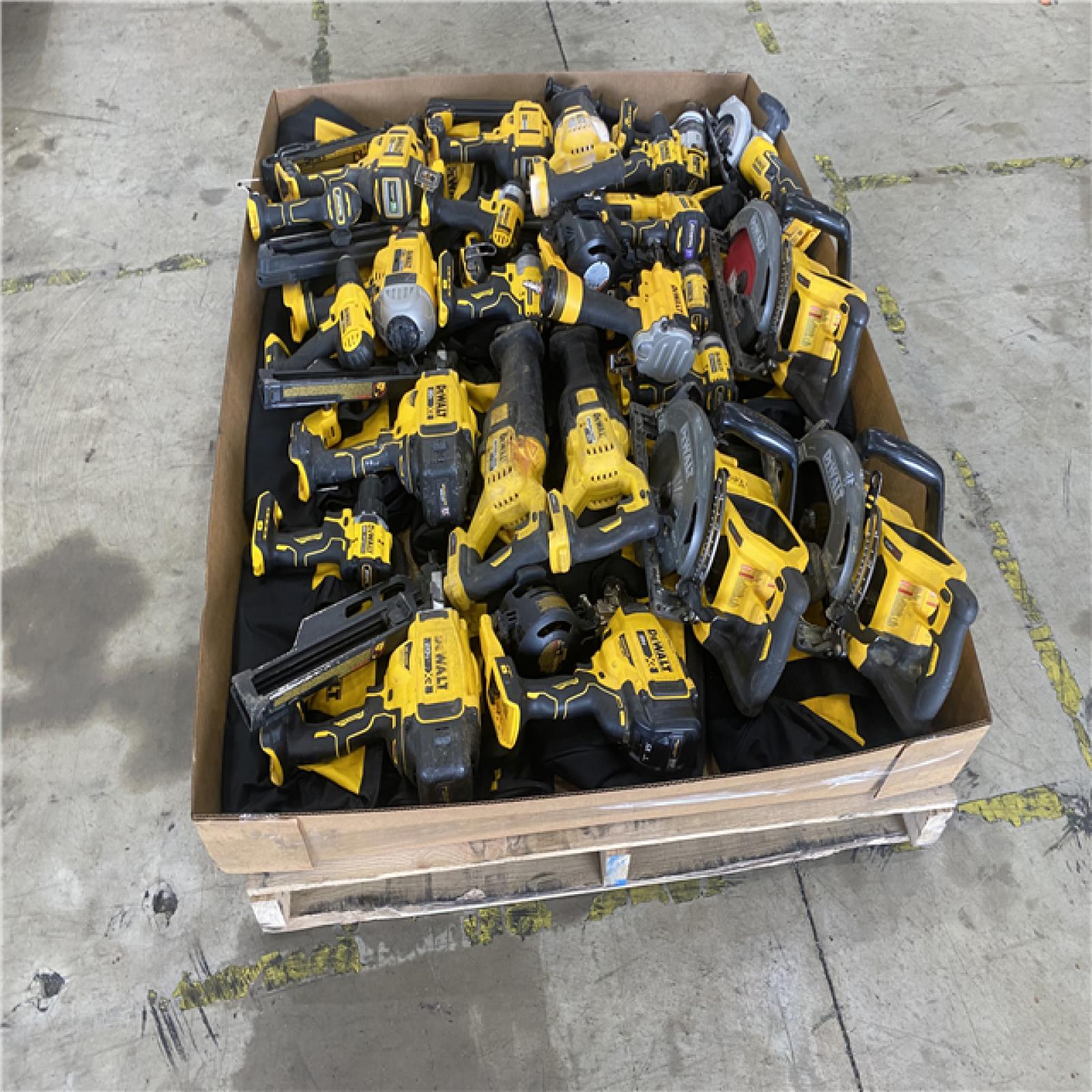 Houston Location AS IS - Tool Pallet