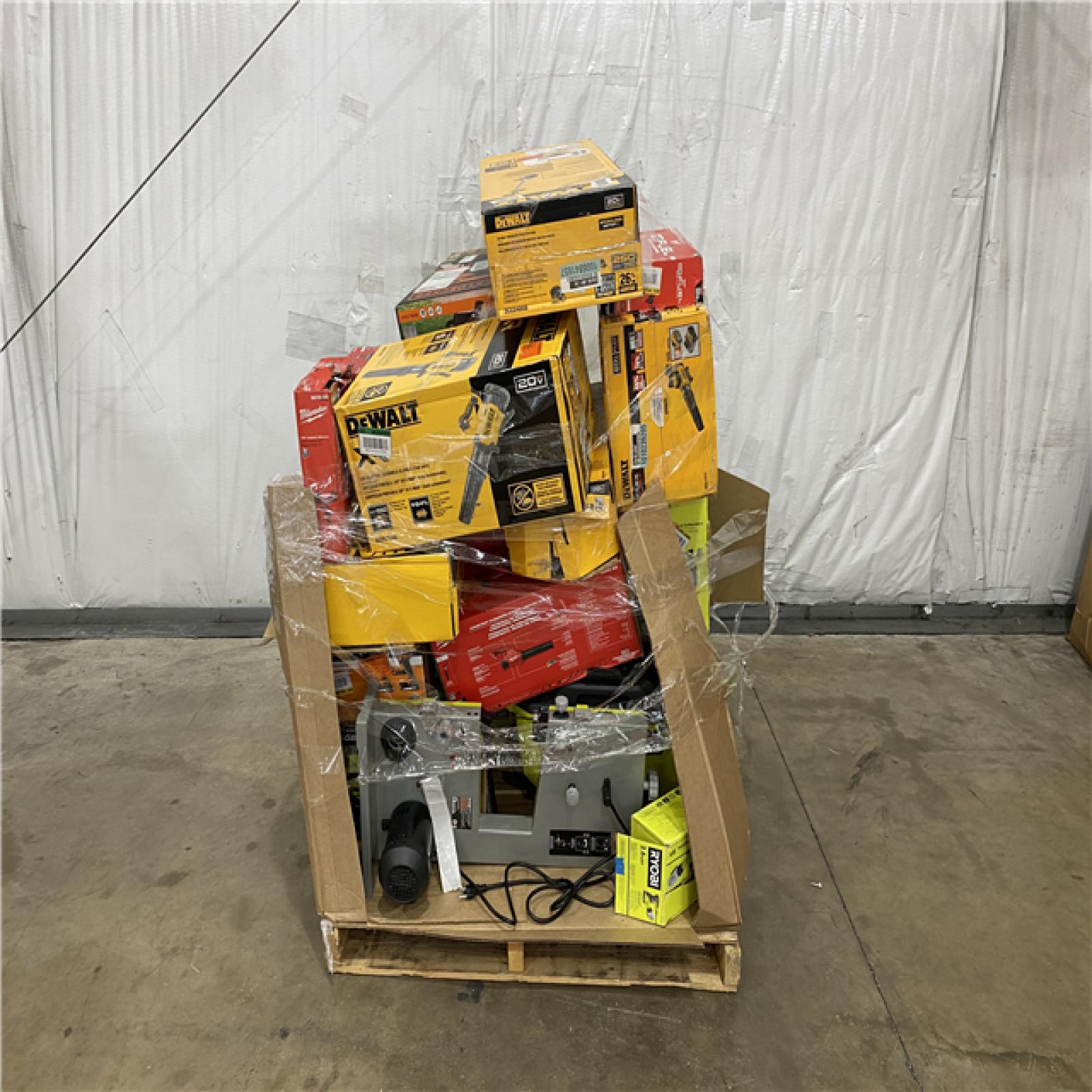 Houston Location AS IS - Tool Pallet