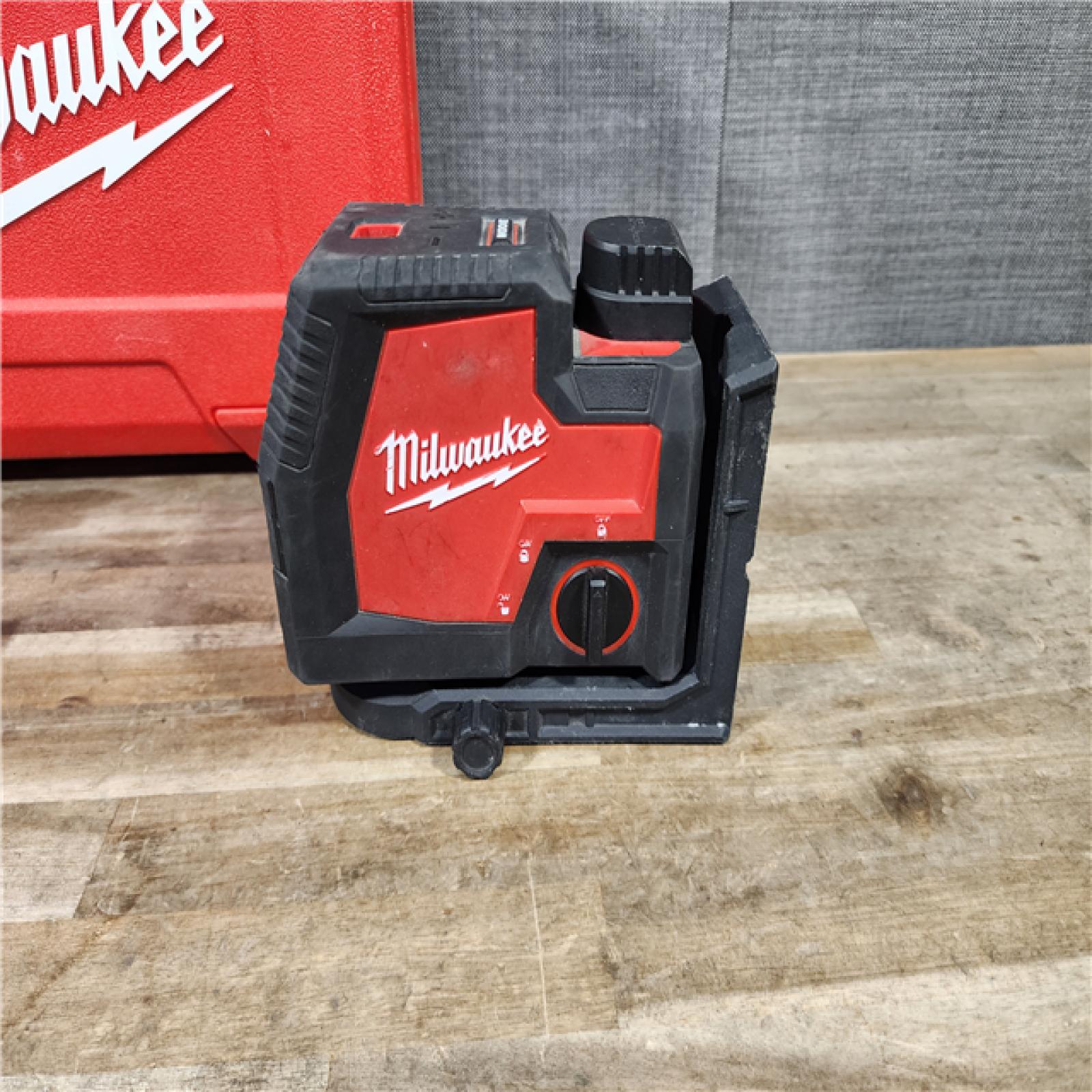 HOUSTON LOCATION - AS-IS Milwaukee-3522-21 Green Beam Laser Cross Line Plumb Point USB Rechargeable