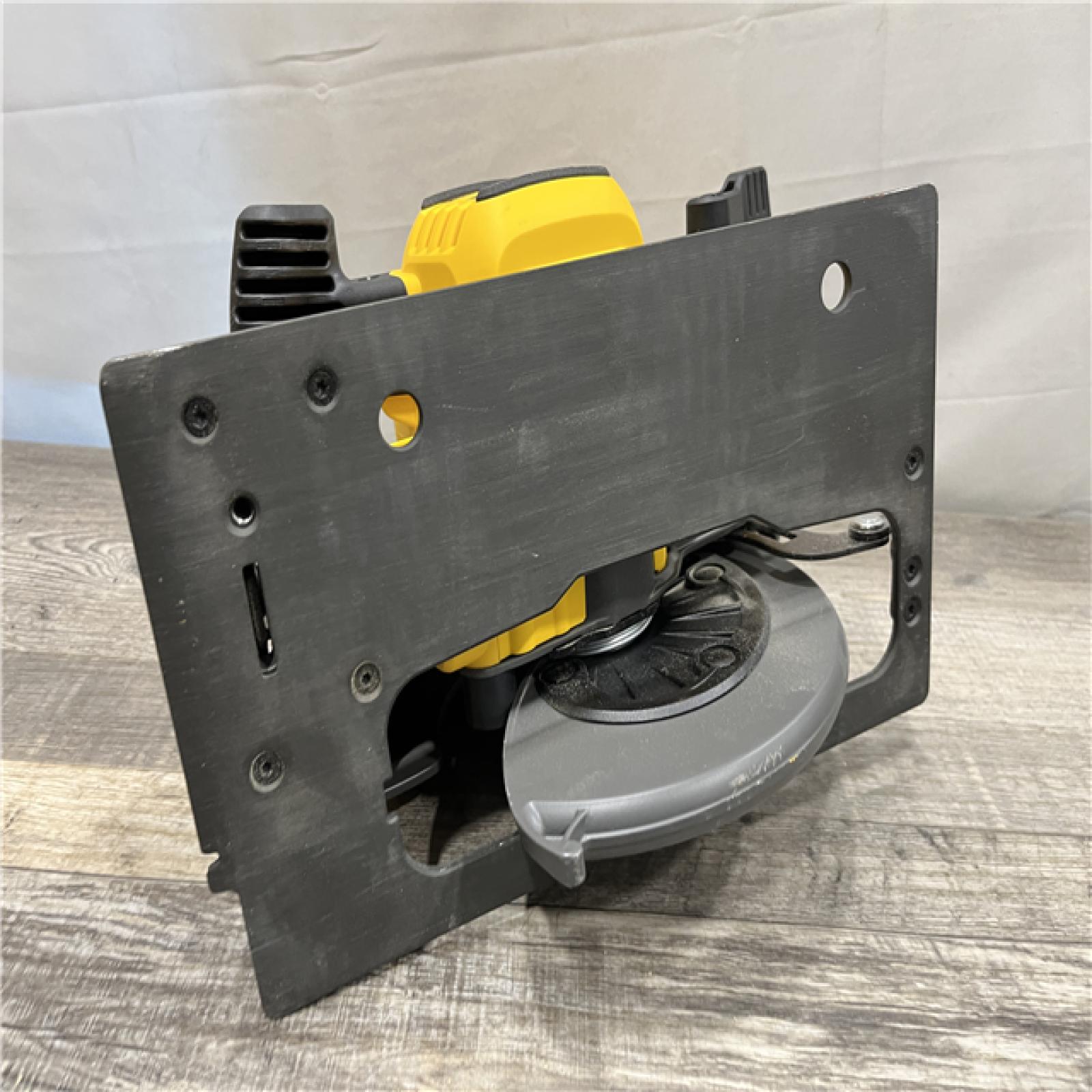 AS-IS DEWALT FLEXVOLT 60V MAX Cordless Brushless 7-1/4 in. Circular Saw with Brake (Tool Only)