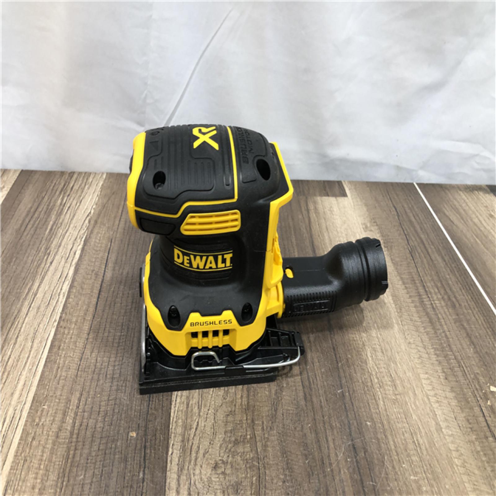 AS-IS  DEWALT 20V MAX XR Cordless Brushless 1/4 Sheet Variable Speed Sander (Tool Only)