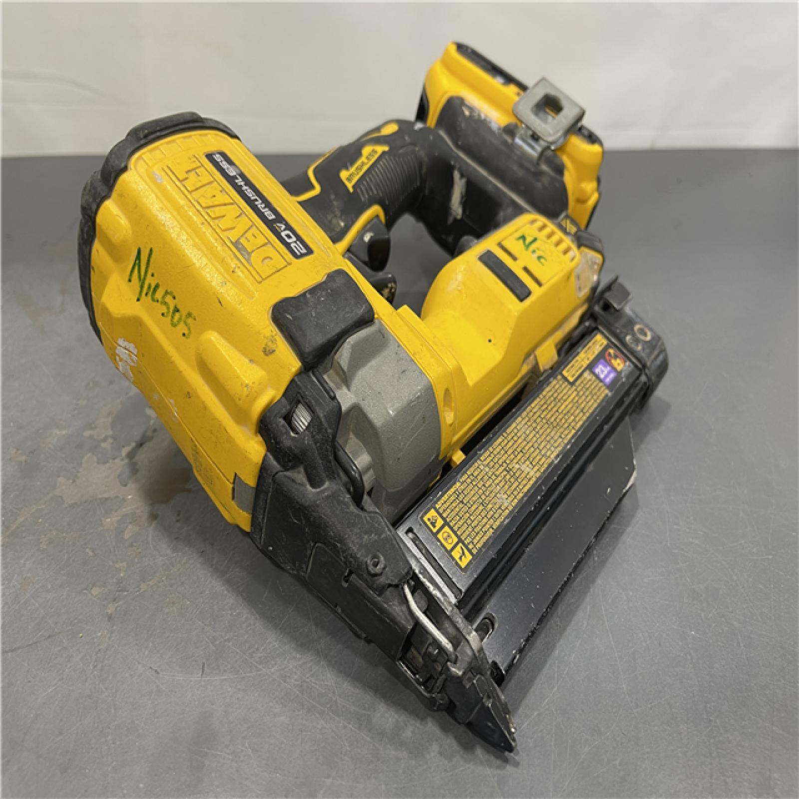 AS-IS - DeWalt ATOMIC 20V MAX Lithium Ion Cordless 23 Gauge Pin Nailer Kit