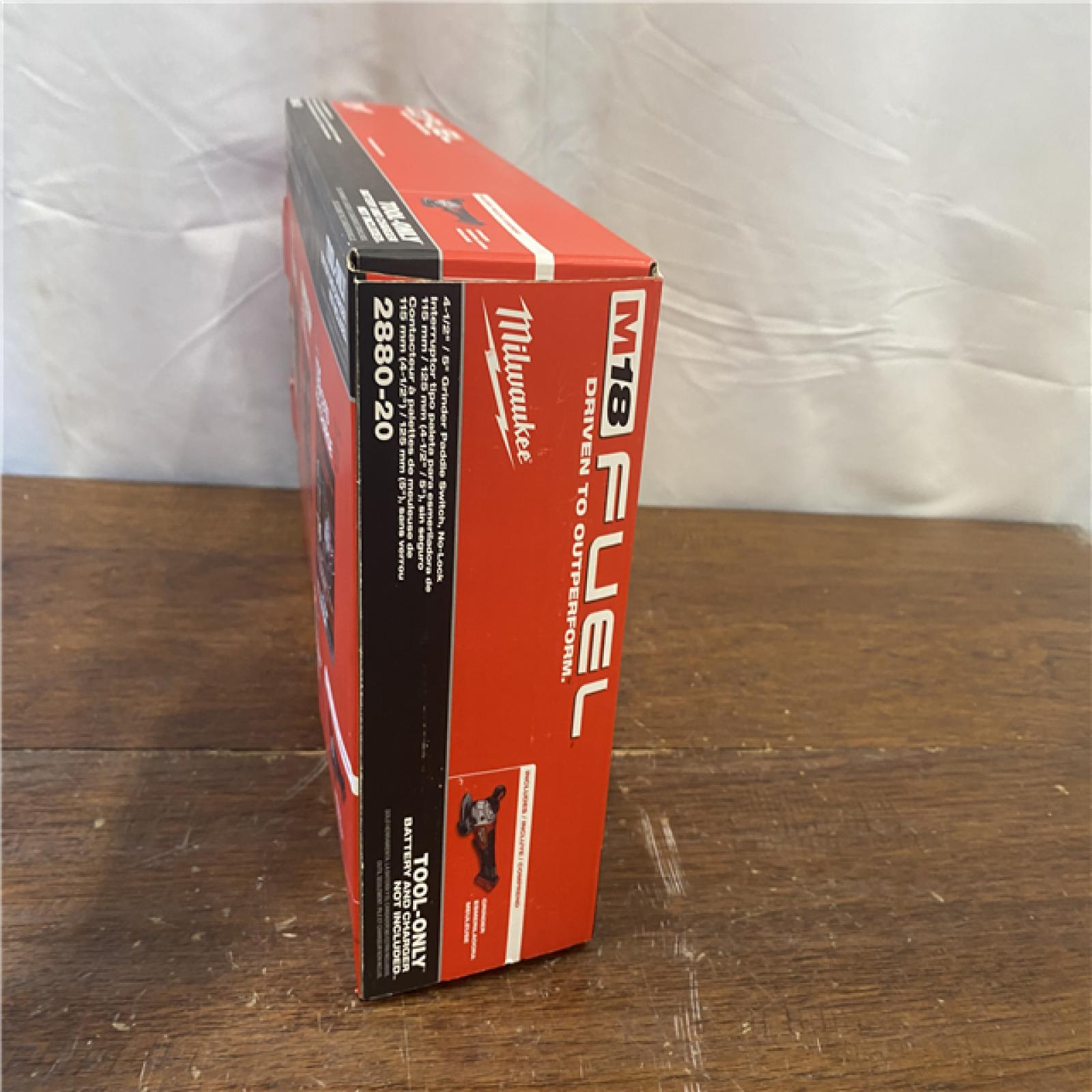 NEW Milwaukee 2880-20 M18 FUEL 18-Volt Lithium-Ion Brushless Cordless 4-1/2 in./5 in. Grinder W/Paddle Switch (Tool-Only)