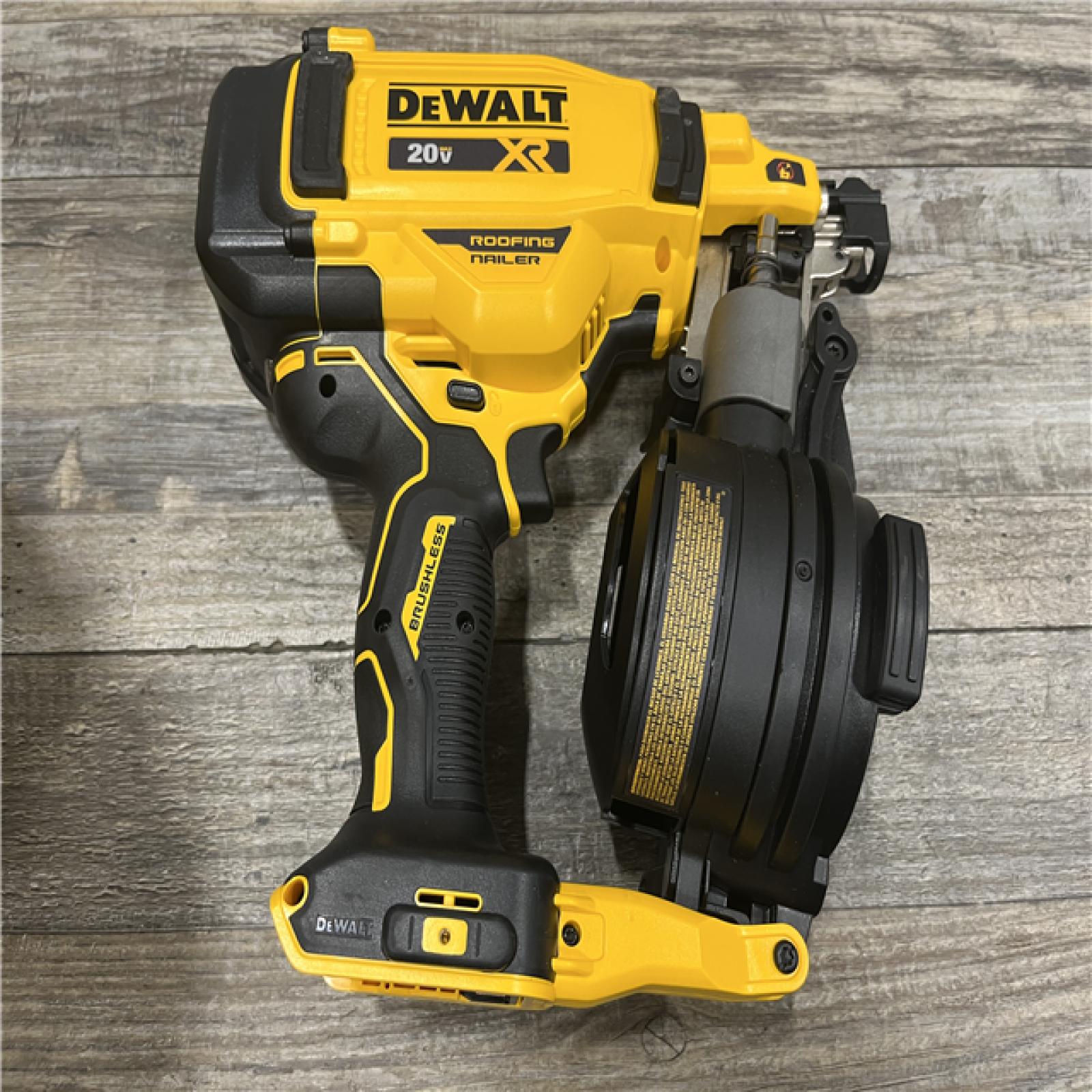 AS-IS DEWALT 20V MAX Lithium-Ion 15-Degree Electric Cordless Roofing Nailer Kit
