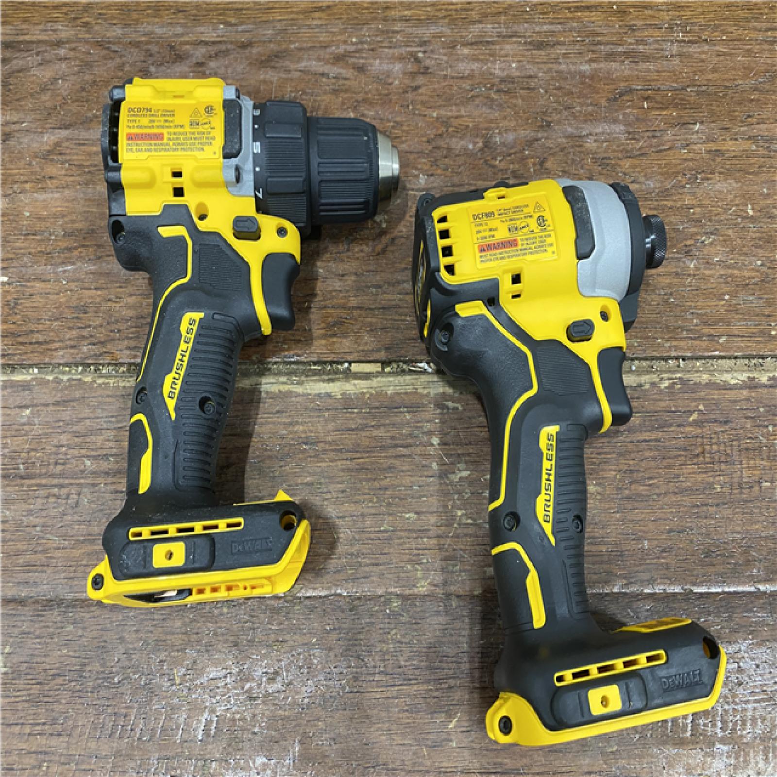 AS-IS DEWALT ATOMIC 20-Volt MAX Lithium-Ion Cordless Combo Kit (2-Tool) with (2) 2.0Ah Batteries, Charger and Bag