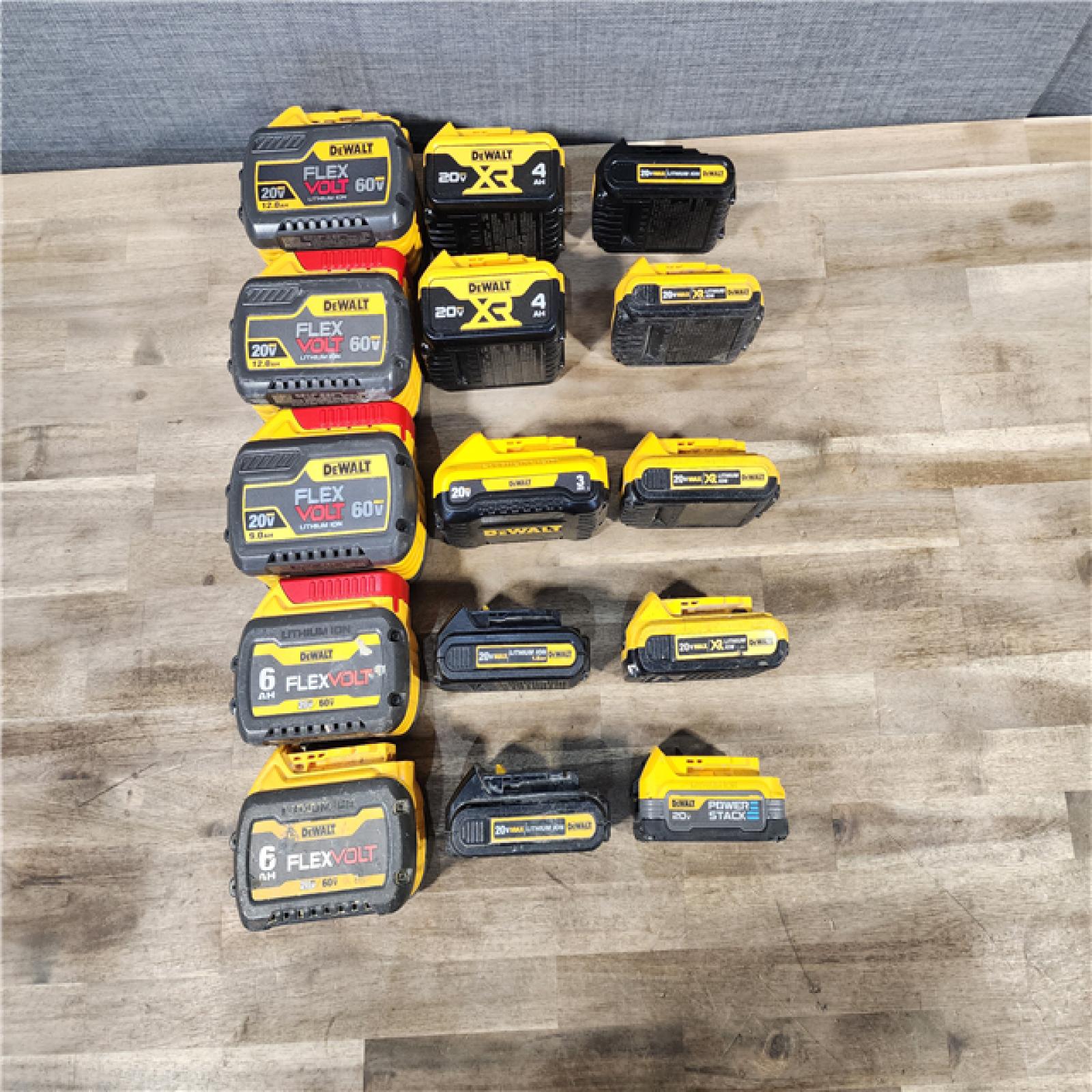 HOUSTON LOCATION - AS-IS DEWALT BATTERY PACK QTY - 15