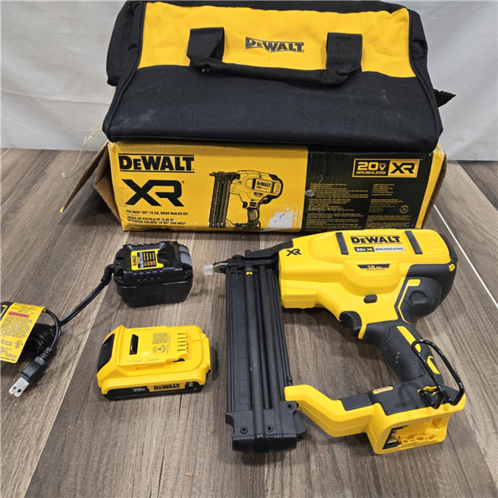GOOD DEWALT 20V MAX XR 18 Gauge Brad Nailer Kit