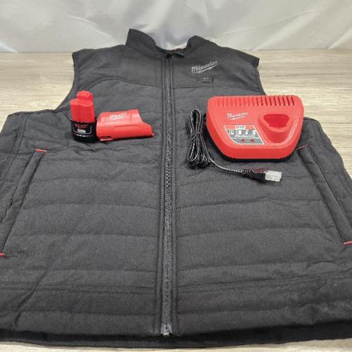AS-IS Milwaukee Black Large M12 Heated Axis Vest Kit