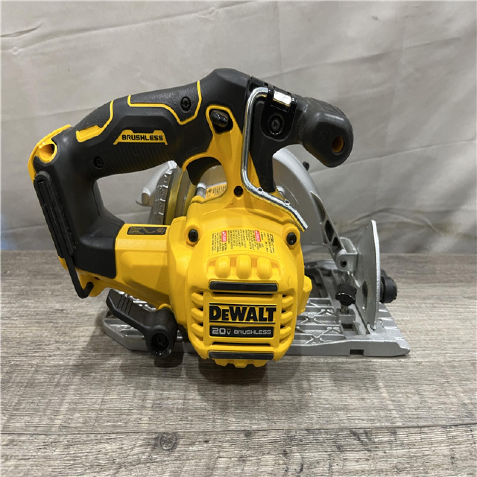 AS-IS DEWALT 20V MAX Cordless Brushless 6-1/2 in. Sidewinder Style Circular Saw (Tool Only)