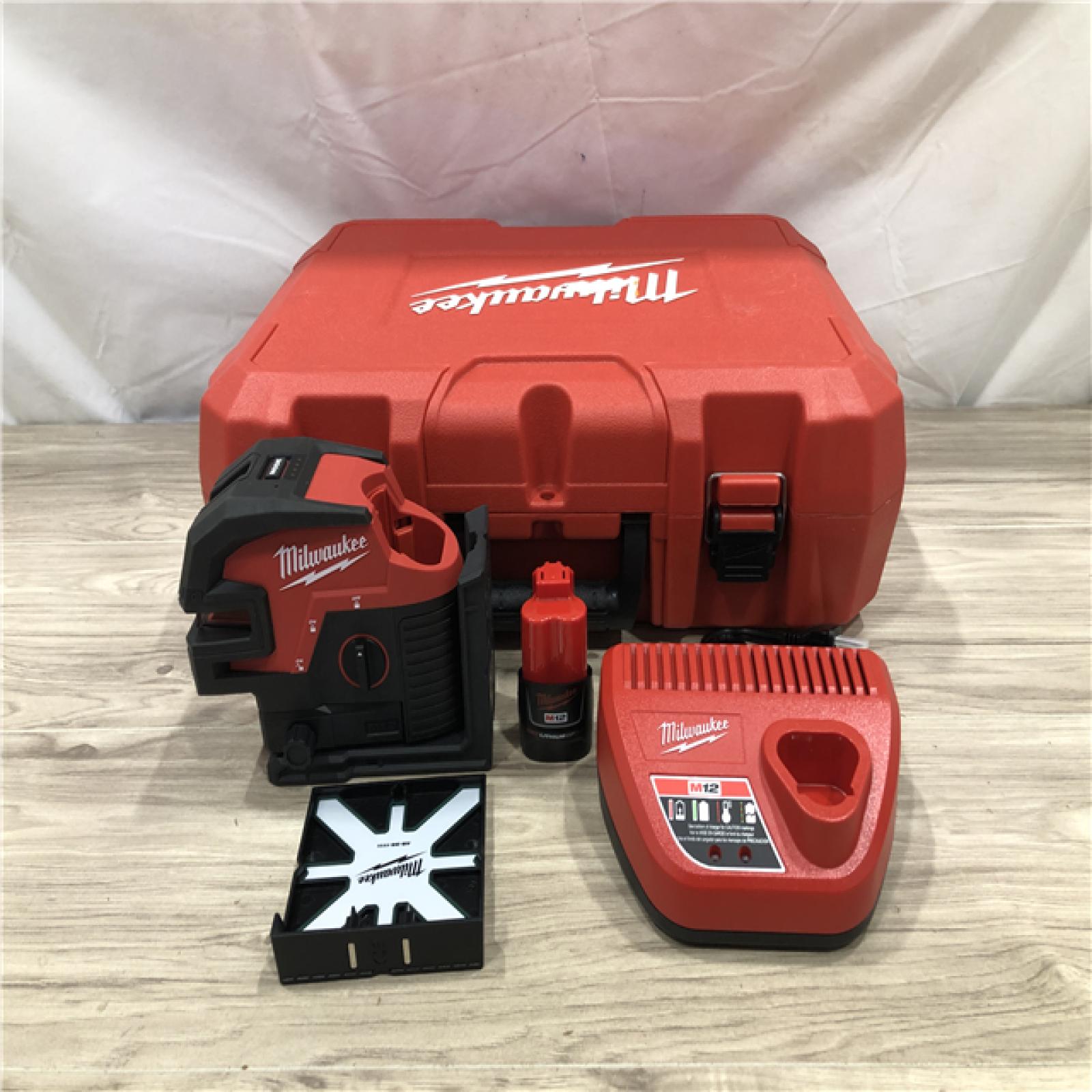 AS-IS Milwaukee 3624-21 12V M12 Cordless USB Rechargeable Green Beam Cross Line & 4-Points Laser Kit