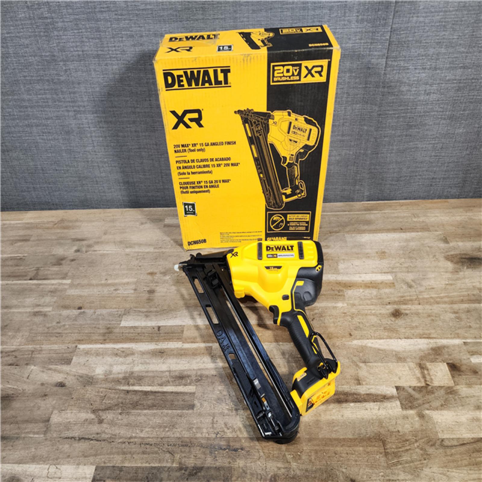 HOUSTON LOCATION - AS-IS DEWALT Cordless 20V MAX XR Angled Finish Nailer (Tool Only)