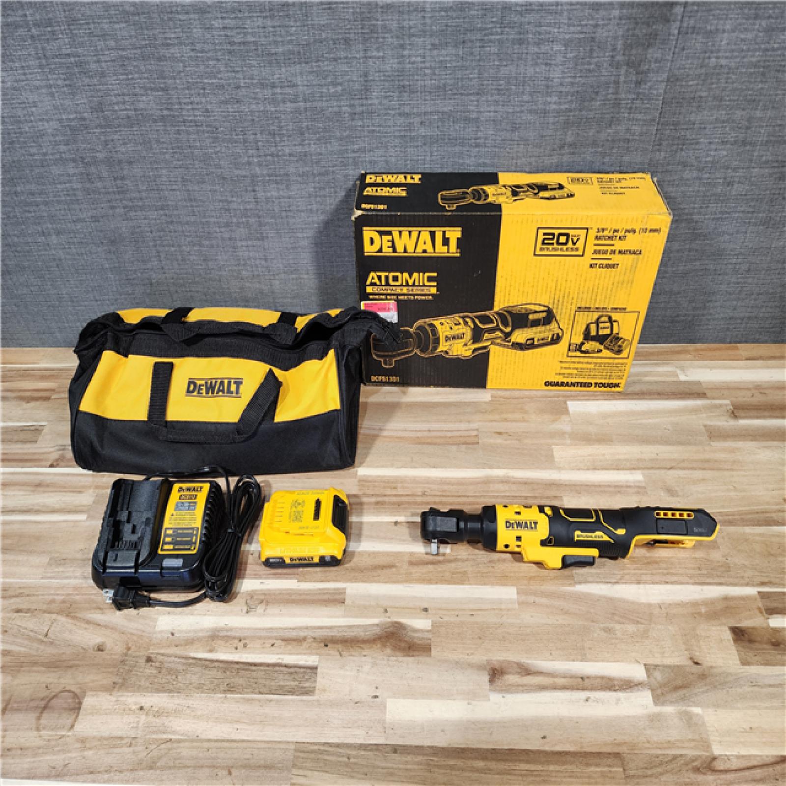 HOUSTON LOCATION - AS-IS DeWALT DCF513D1 ATOMIC 20V MAX Brushless Cordless 3/8-in. Ratchet Kit
