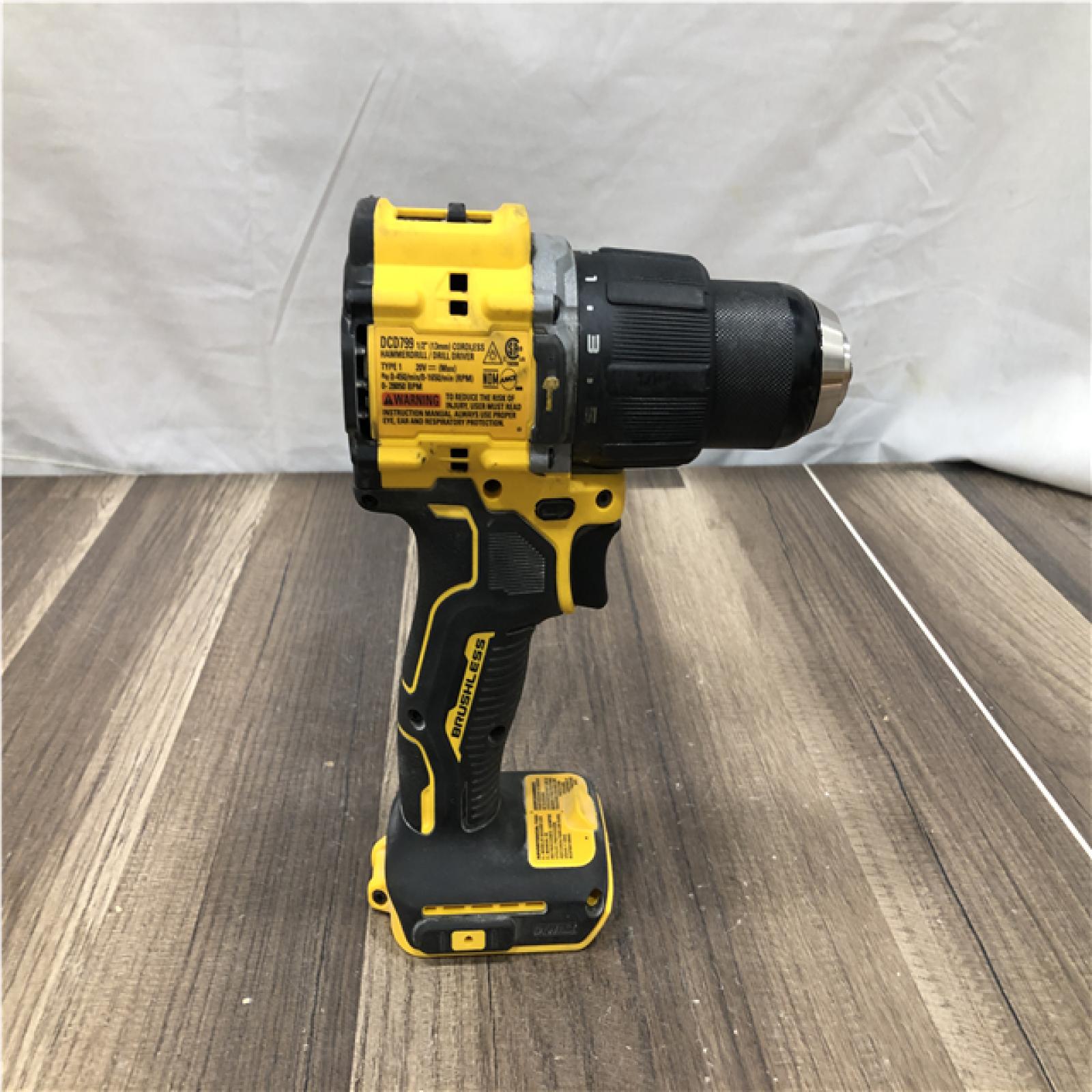 AS-IS DEWALT ATOMIC 20V Lithium-Ion Cordless 1/2 in. Hammer Drill Kit