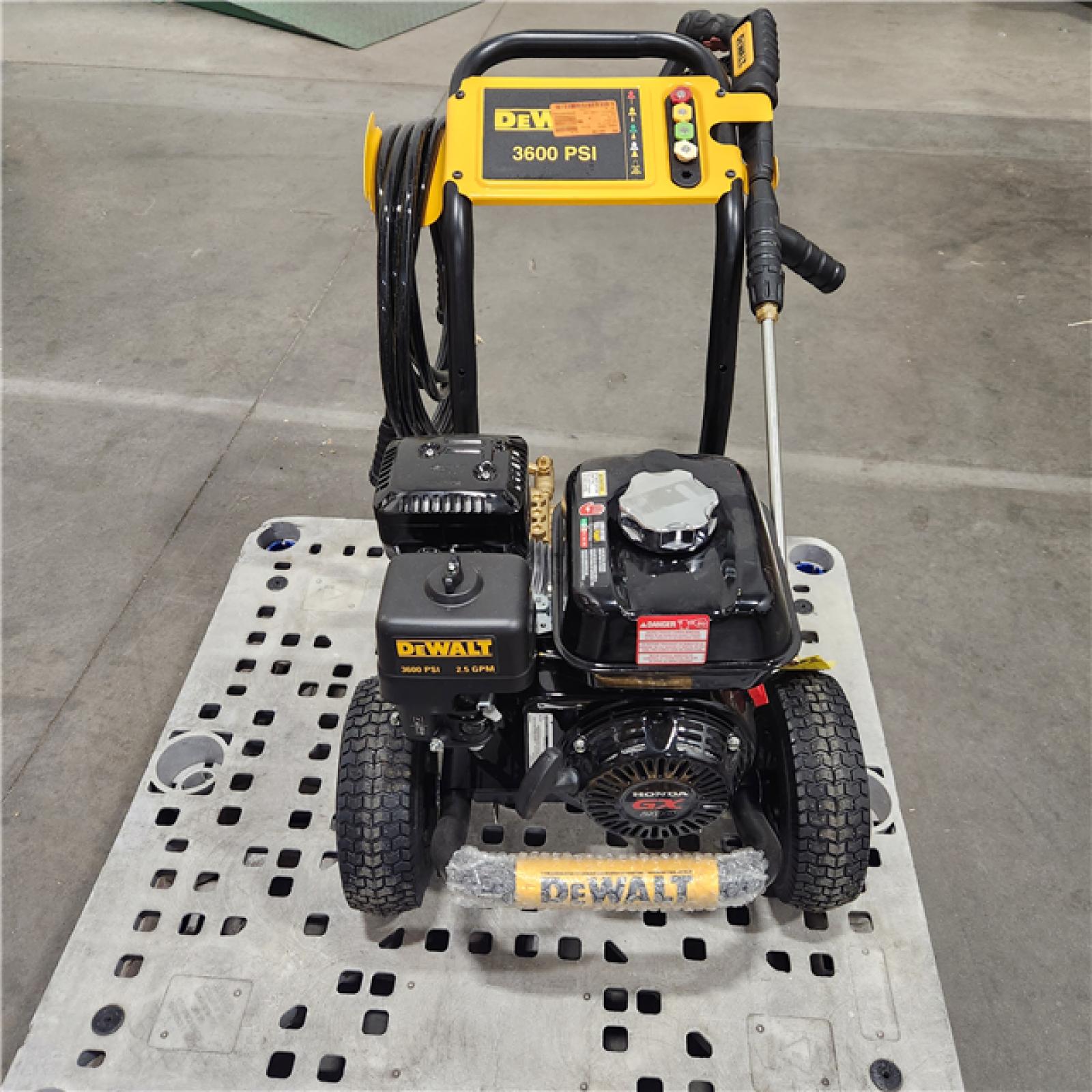 Dallas Location - As-Is DEWALT DXPW61299 3600 PSI at 2.5 GPM Gas Pressure Washer