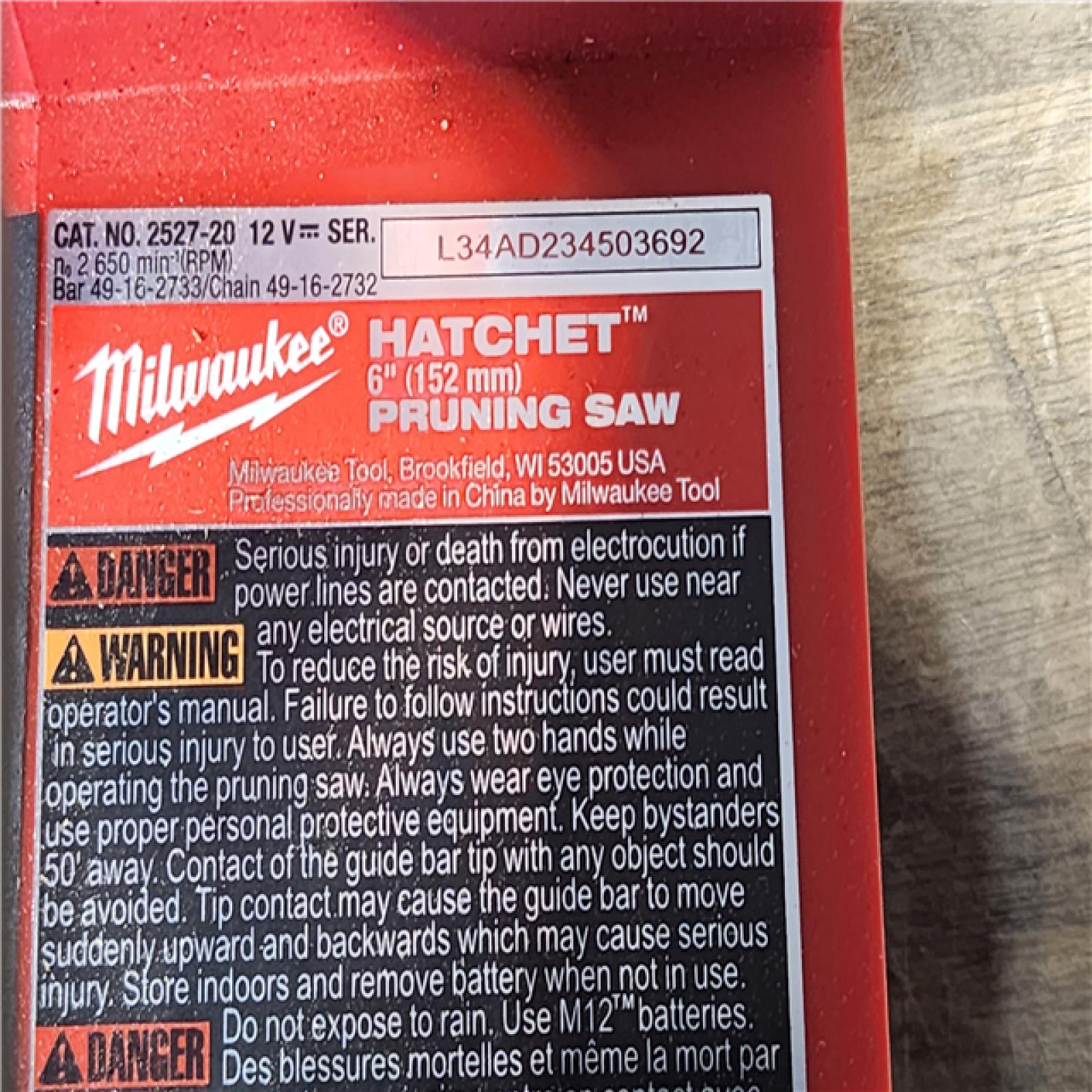 HOUSTON LOCATION - AS-IS Milwaukee M12 FUEL 6 in. 12V Lithium-Ion Brushless Electric Cordless Battery Pruning Saw HATCHET (Tool-Only)