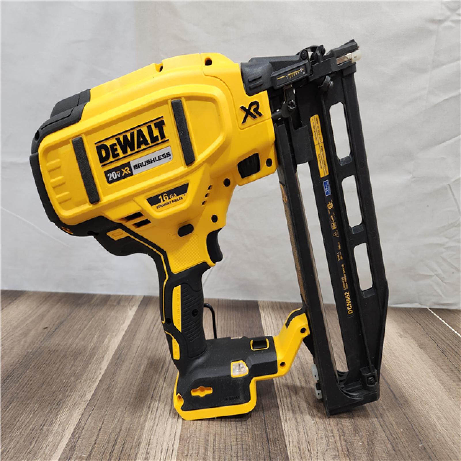 AS-IS- DEWALT 20V MAX XR 16-Gauge Lithium-Ion Cordless Finish Nailer (Tool Only)