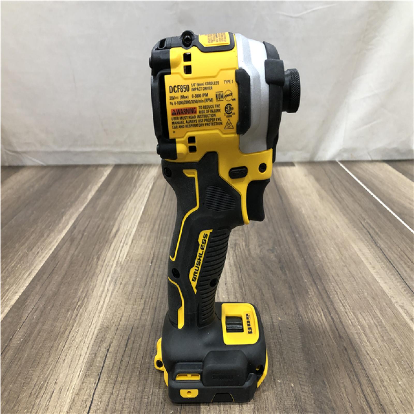 AS-IS DEWALT ATOMIC 20V MAX Lithium-Ion Cordless 1/4 in. Brushless Impact Driver Kit