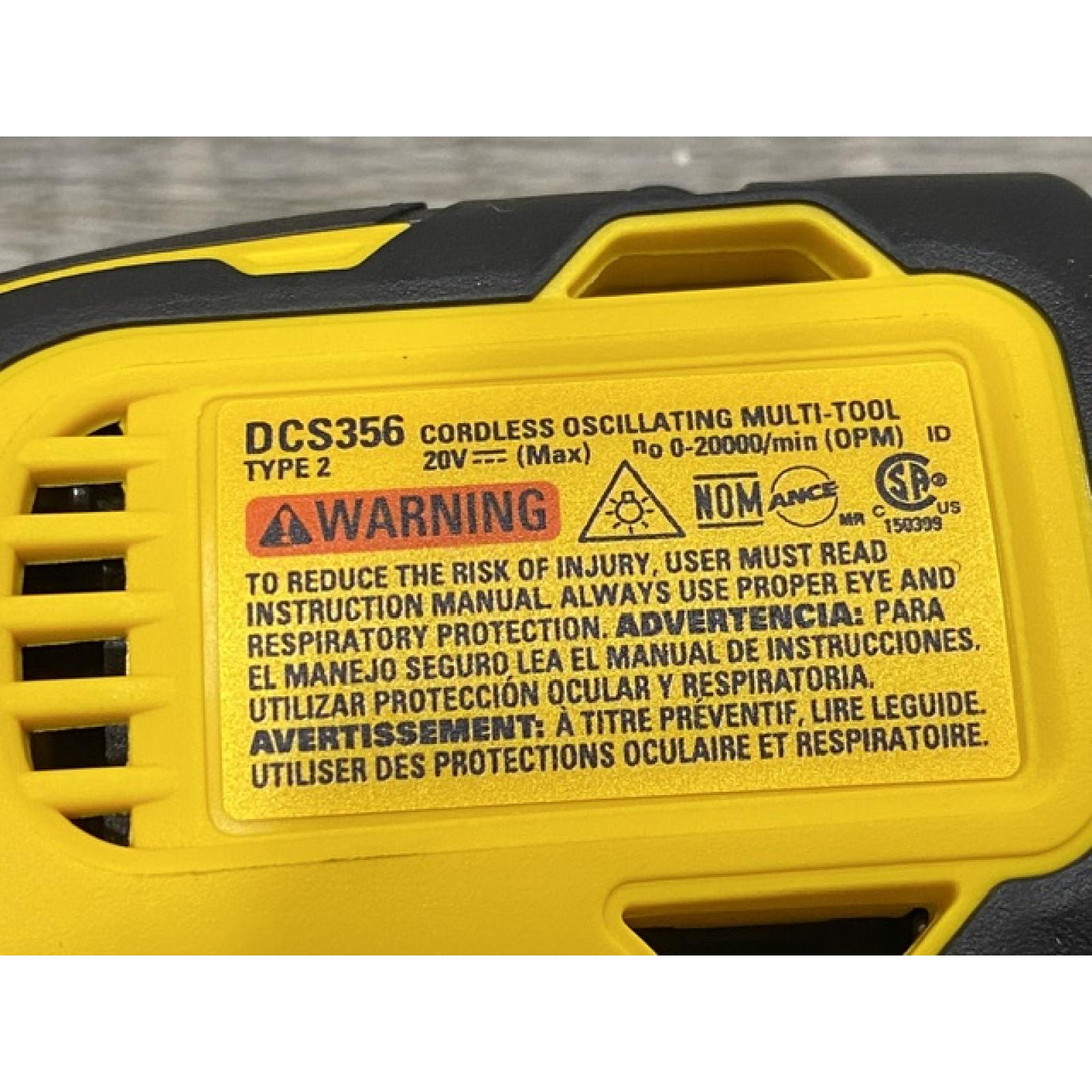 AS-IS DEWALT 20V MAX XR Cordless Brushless 3-Speed Oscillating Multi Tool Kit