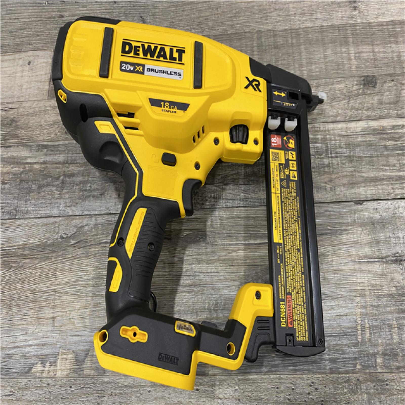 AS-IS DEWALT 20V MAX XR Lithium-Ion Cordless 18-Gauge Narrow Crown Stapler Kit