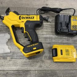 LIKE NEW - DEWALT 20V MAX Cordless Battery Powered Pruner Kit