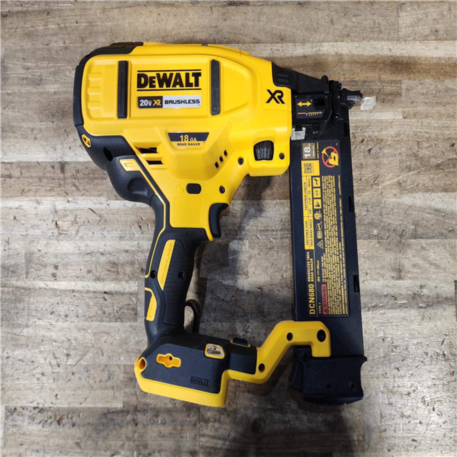 HOUSTON LOCATION - AS-IS DEWALT 20V MAX XR Lithium-Ion Electric Cordless 18-Gauge Brad Nailer (Tool Only)