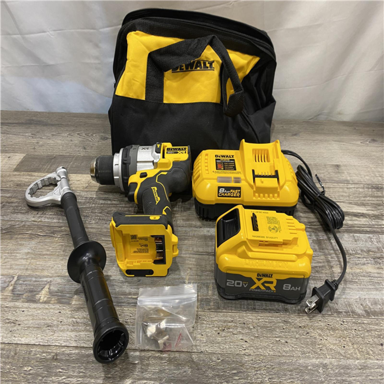 AS-IS DEWALT Atomic 20V Max Lithium-Ion Brushless Cordless Compact 1/4 in. Impact Driver Kit