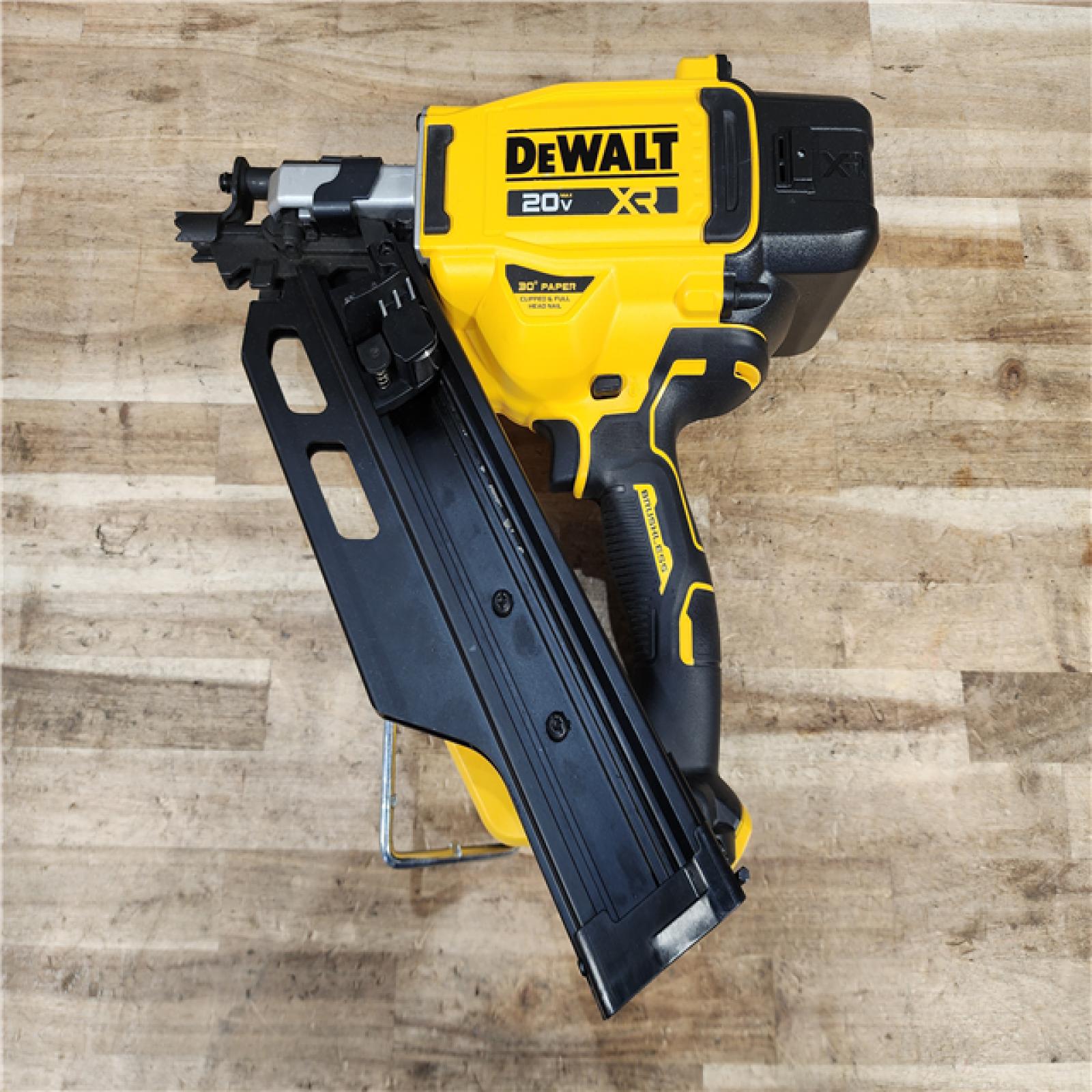 HOUSTON LOCATION - AS-IS (APPEARS LIKE NEW) DEWALT 20V 30 Degree Cordless Framing Nailer (Tool-Only)
