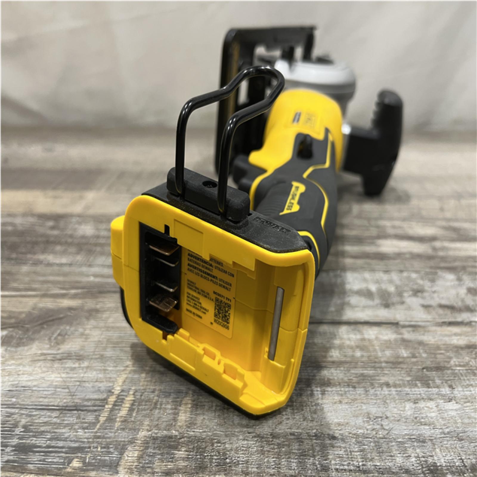 AS-IS DEWALT ATOMIC 20V MAX Cordless Brushless 4-1/2 in. Circular Saw (Tool Only)