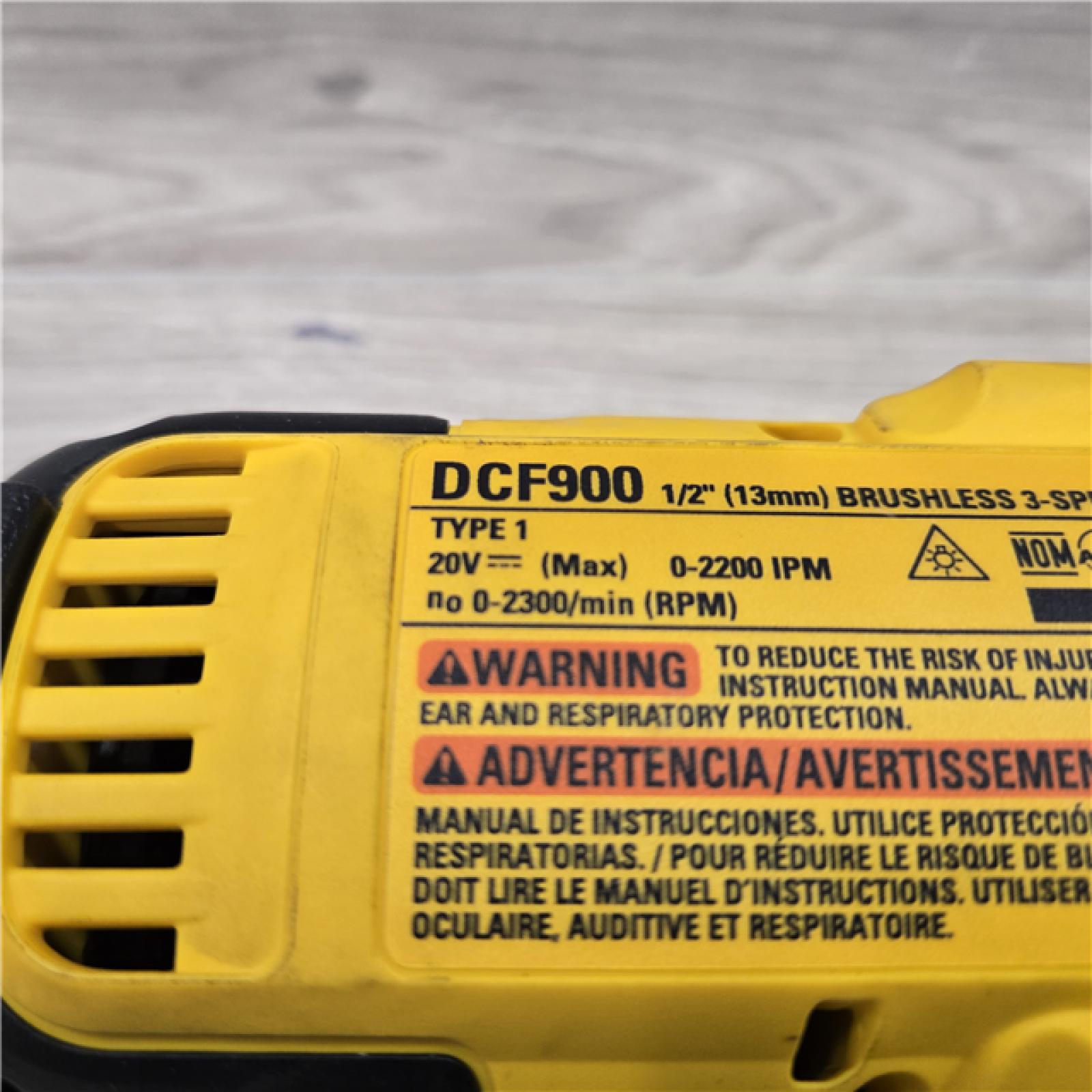 AS-IS Dewalt 20V MAX Lithium-Ion Cordless 1/2 in. Impact Wrench Kit