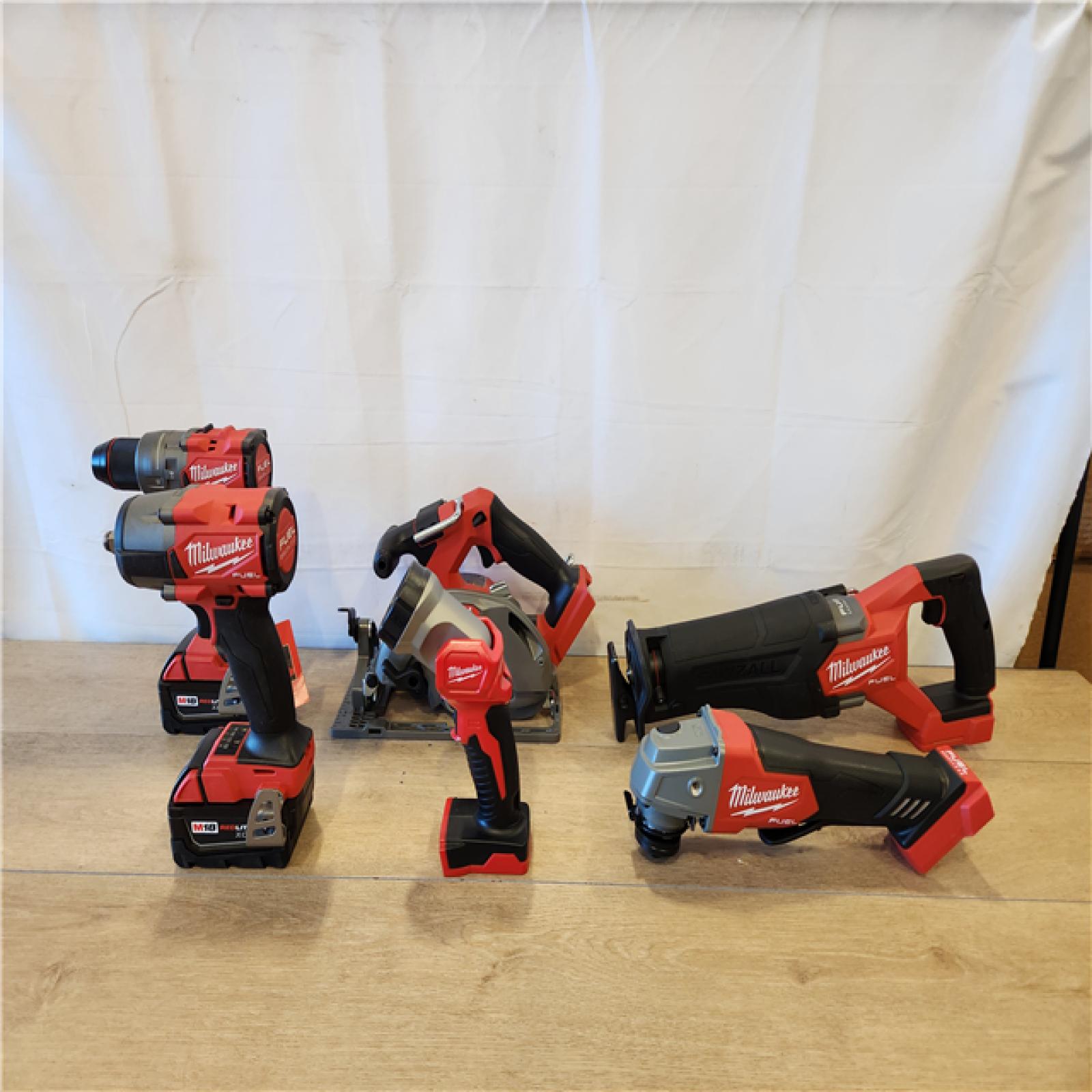 Milwaukee M18 FUEL 18V Lithium-Ion Brushless Cordless Combo Kit with Two 5.0 Ah Batteries  1 Charger  2 Tool Bags (6-Tool)