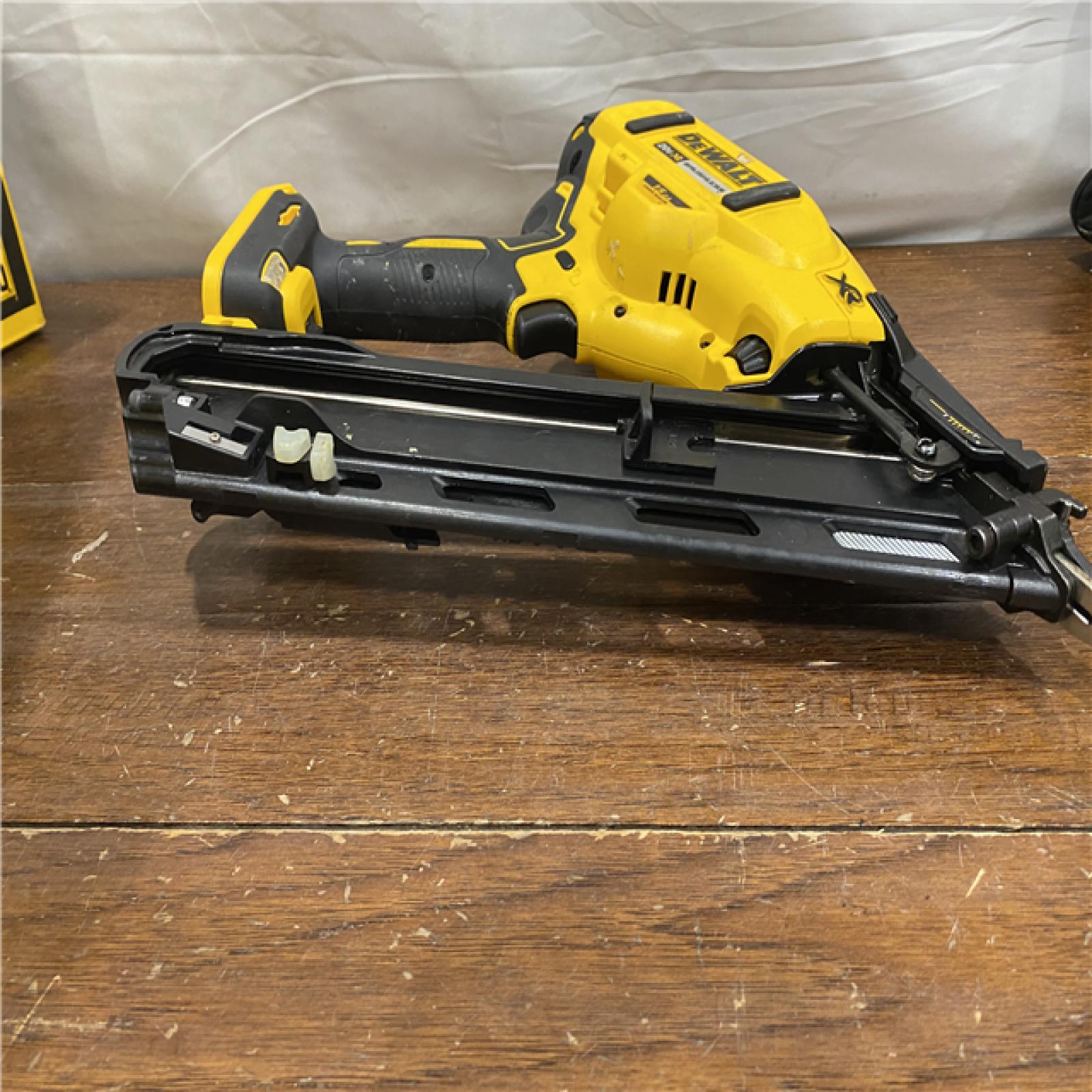 AS-IS DEWALT 20V MAX XR 15 Ga. Cordless 34 Deg Nailer 20 V