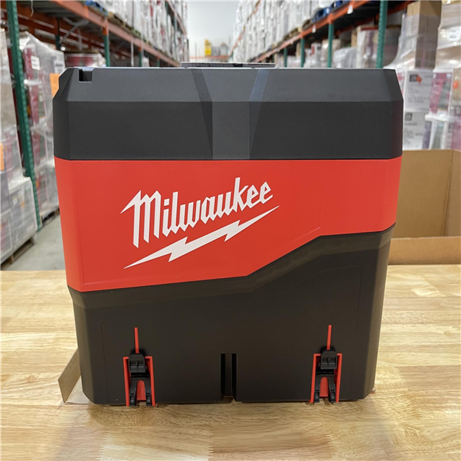 AS-IS -Milwaukee Packout Compact Debris Separator Wet/Dry Vac Attachment 2.5 Gal 1 Pc