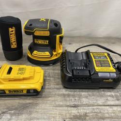 AS-IS DEWALT 20V MAX XR Cordless Brushless 5 in. Random Orbital Sander Kit